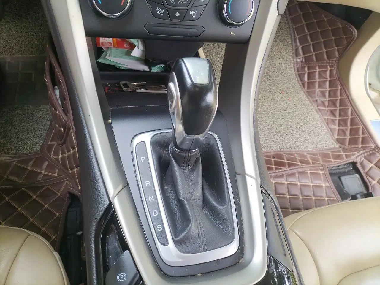 Ford Mondeo 2013 1.5L GTDi180 Fashion Edition — миниатюра 14