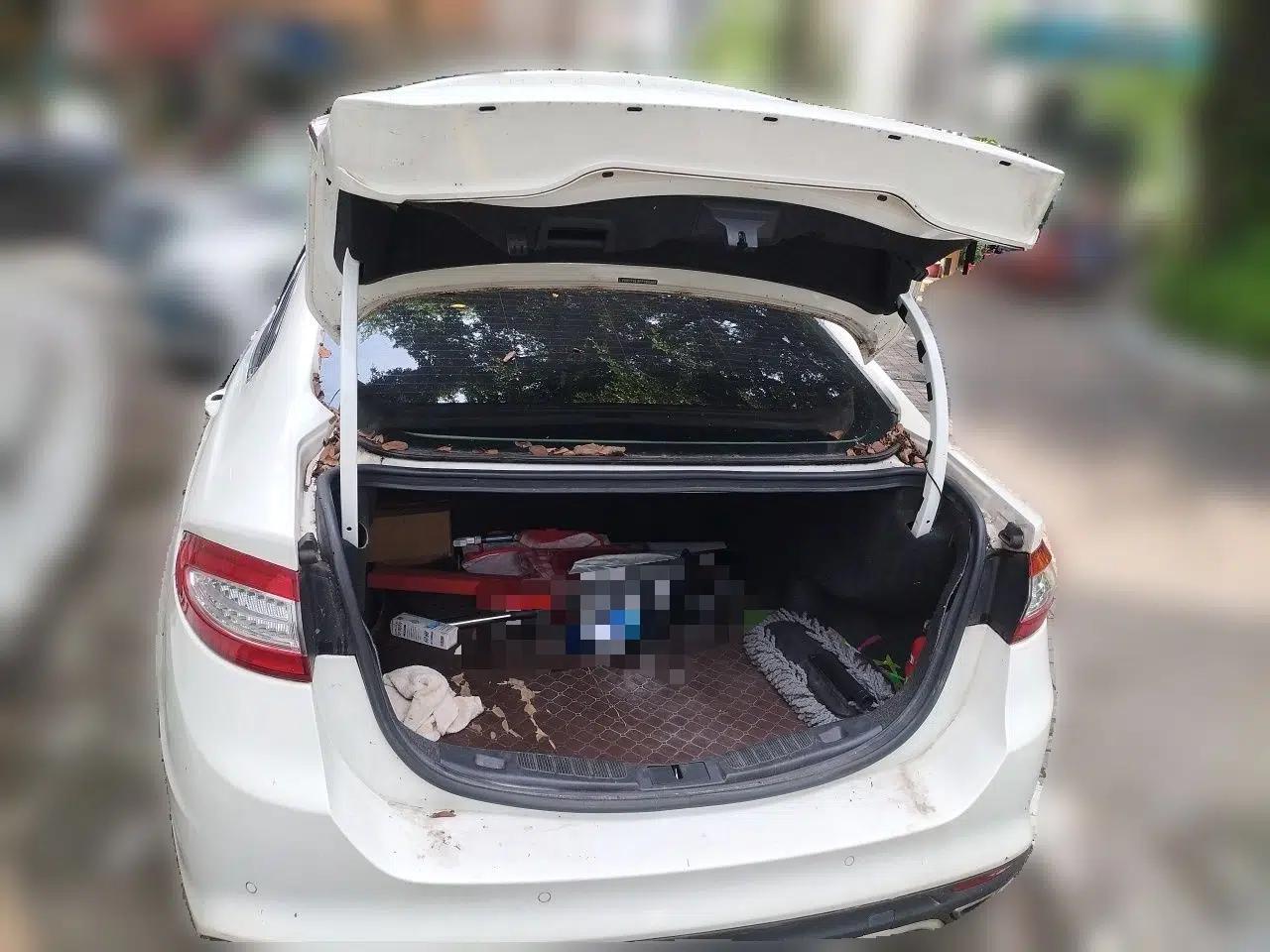 Ford Mondeo 2013 1.5L GTDi180 Fashion Edition — миниатюра 19