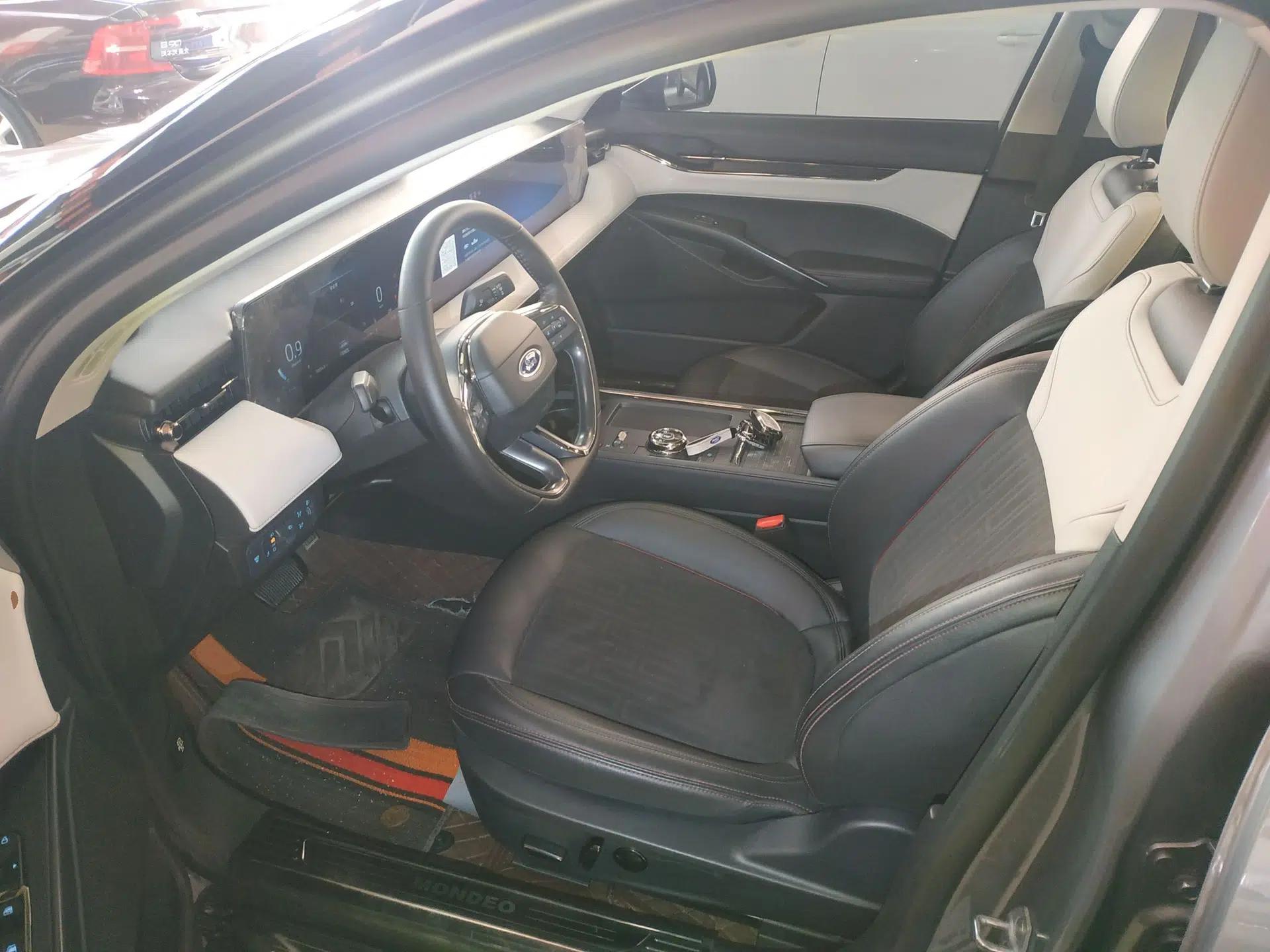 Ford Mondeo 2022 EcoBoost 245 Luxury Model — миниатюра 17