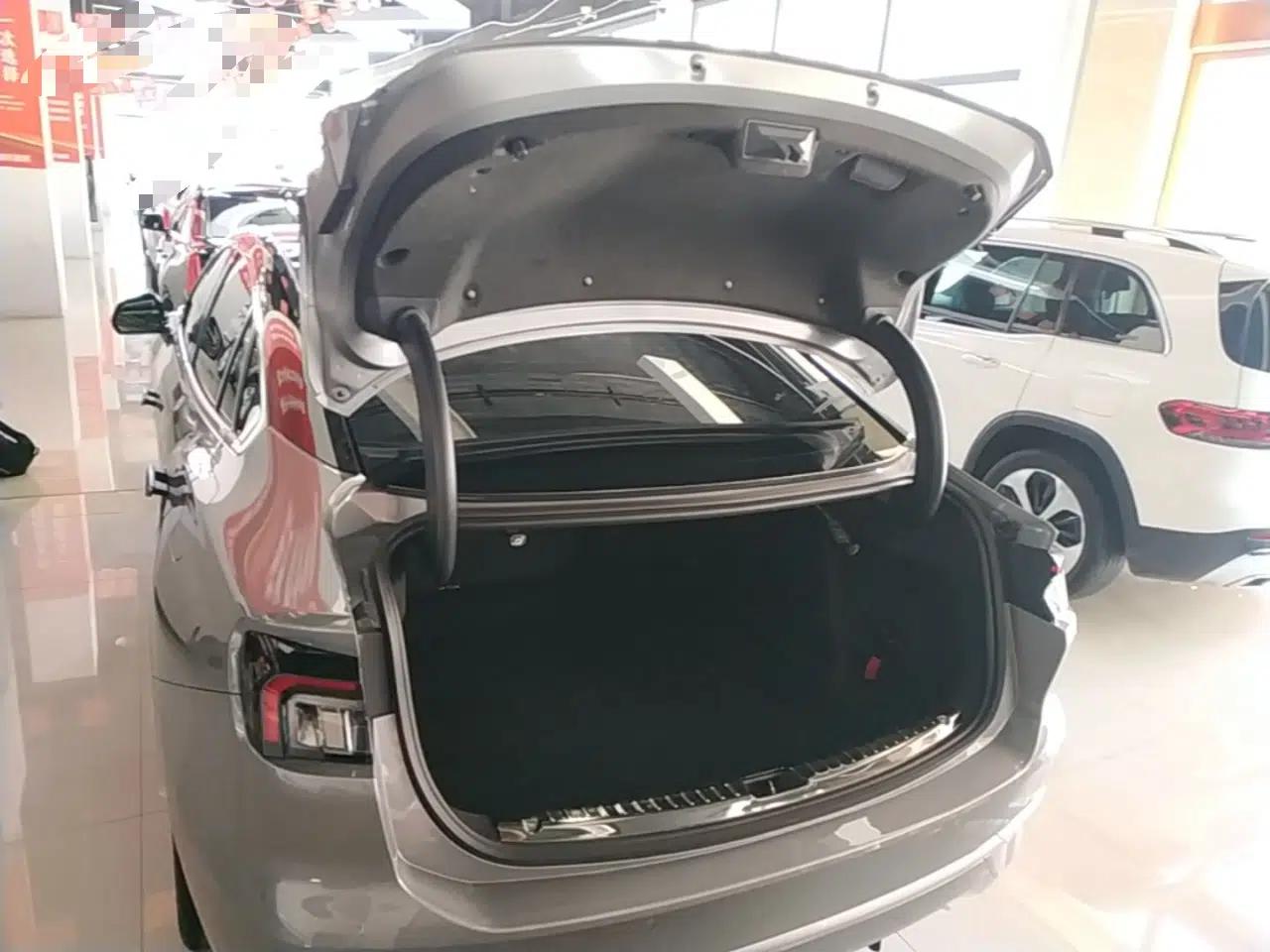 Ford Mondeo 2022 EcoBoost 245 Luxury Model — миниатюра 22