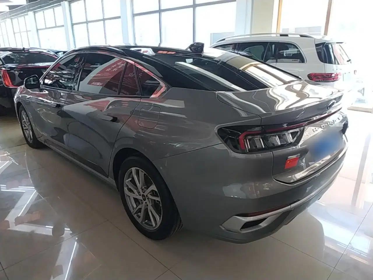 Ford Mondeo 2022 EcoBoost 245 Luxury Model — миниатюра 4