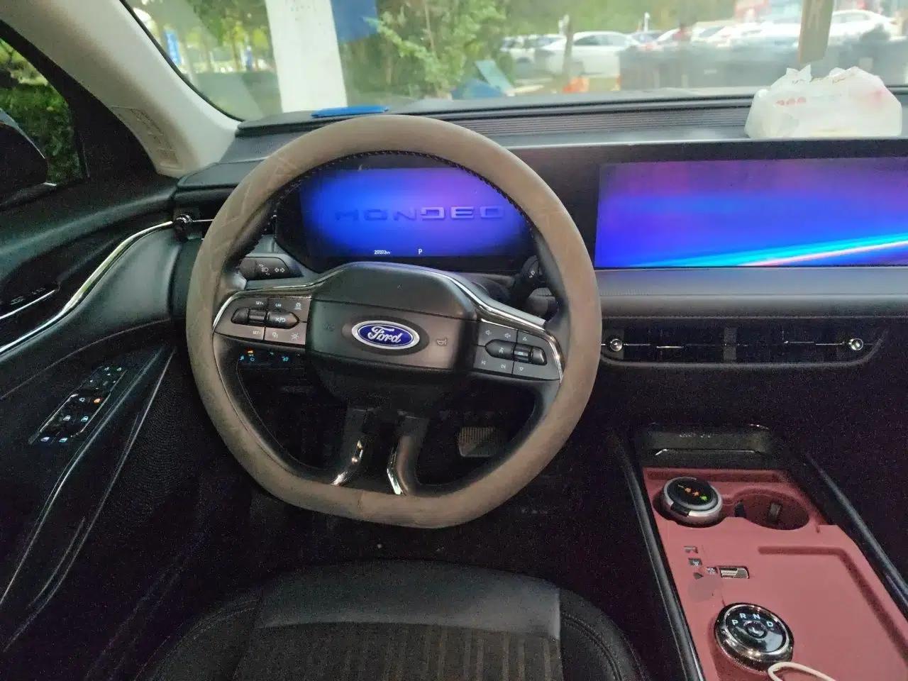 Ford Mondeo 2023 EcoBoost 245 Luxury Model — миниатюра 10