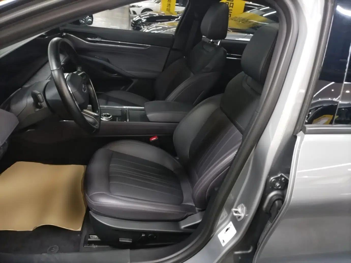 Ford Mondeo 2025 2.0T EcoBoost Ultimate Edition — миниатюра 17