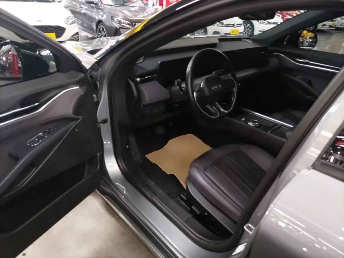 Ford Mondeo 2025 2.0T EcoBoost Ultimate Edition — миниатюра 18