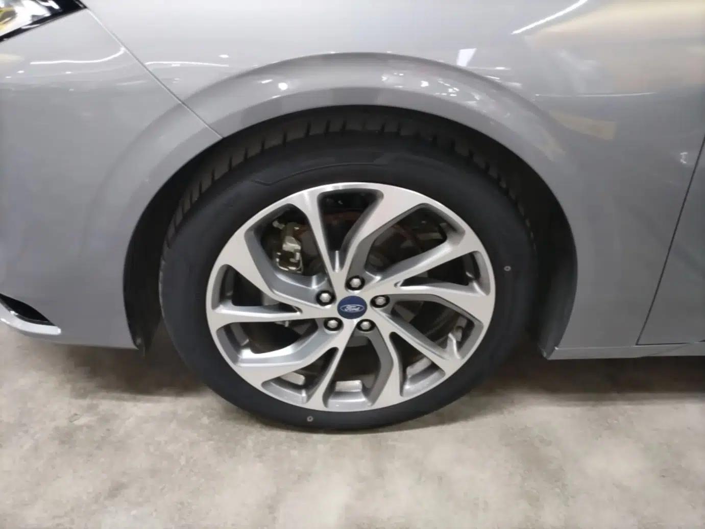 Ford Mondeo 2025 2.0T EcoBoost Ultimate Edition — миниатюра 10