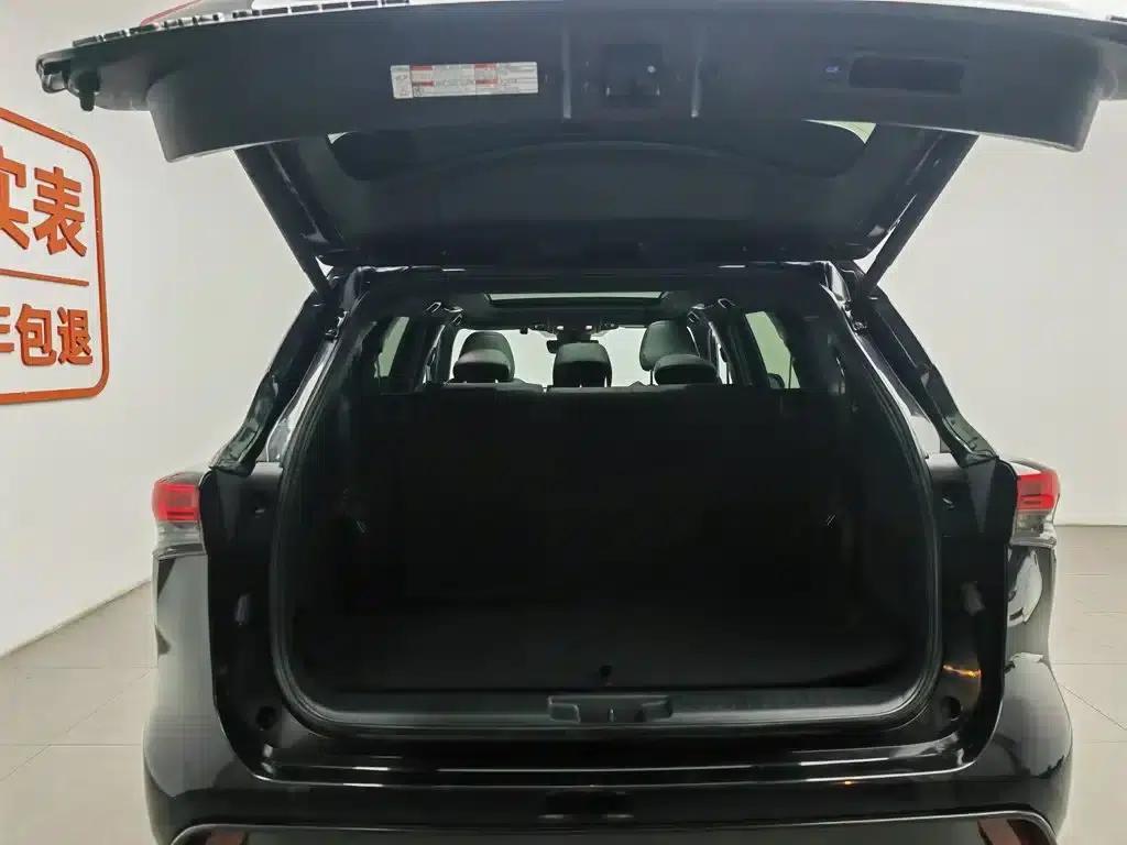 Crown Land Cruiser 2022 2.0T 4WD Enjoy Edition — миниатюра 16