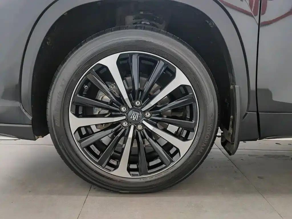 Crown Land Cruiser 2022 2.0T 4WD Enjoy Edition — миниатюра 17