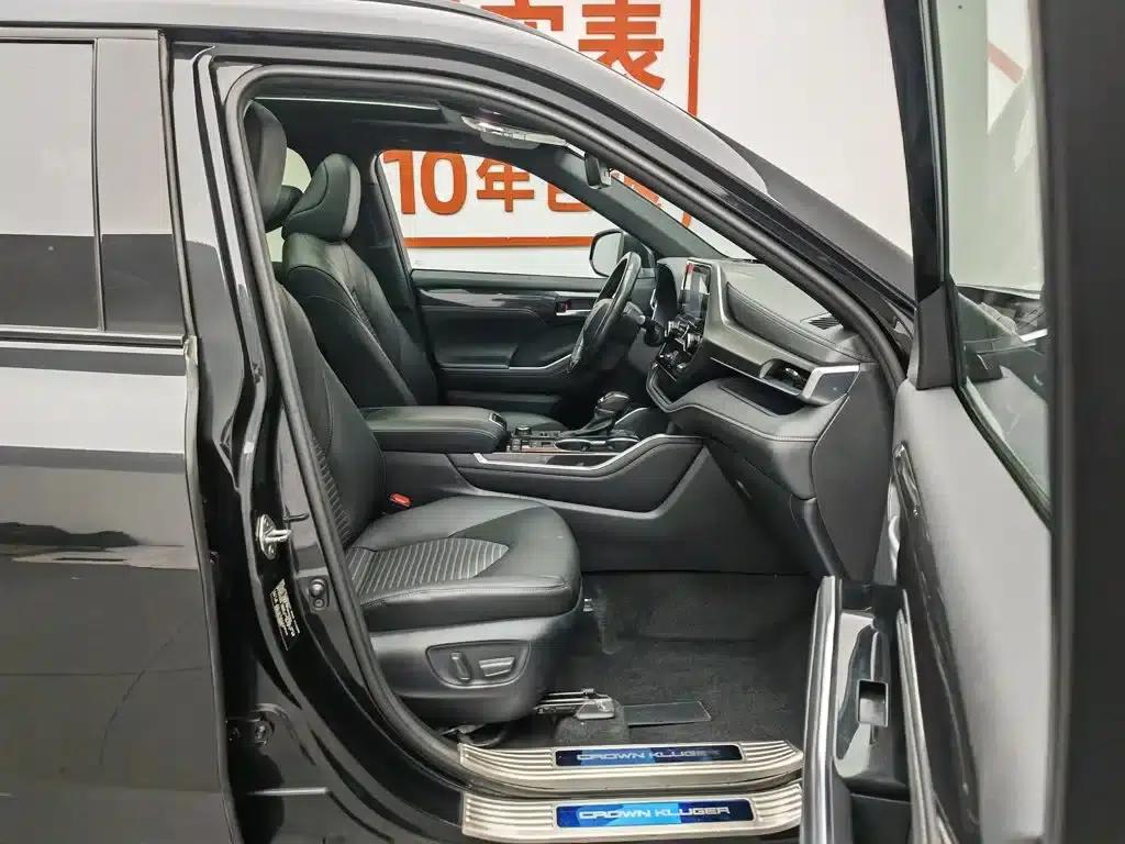 Crown Land Cruiser 2022 2.0T 4WD Enjoy Edition — миниатюра 23
