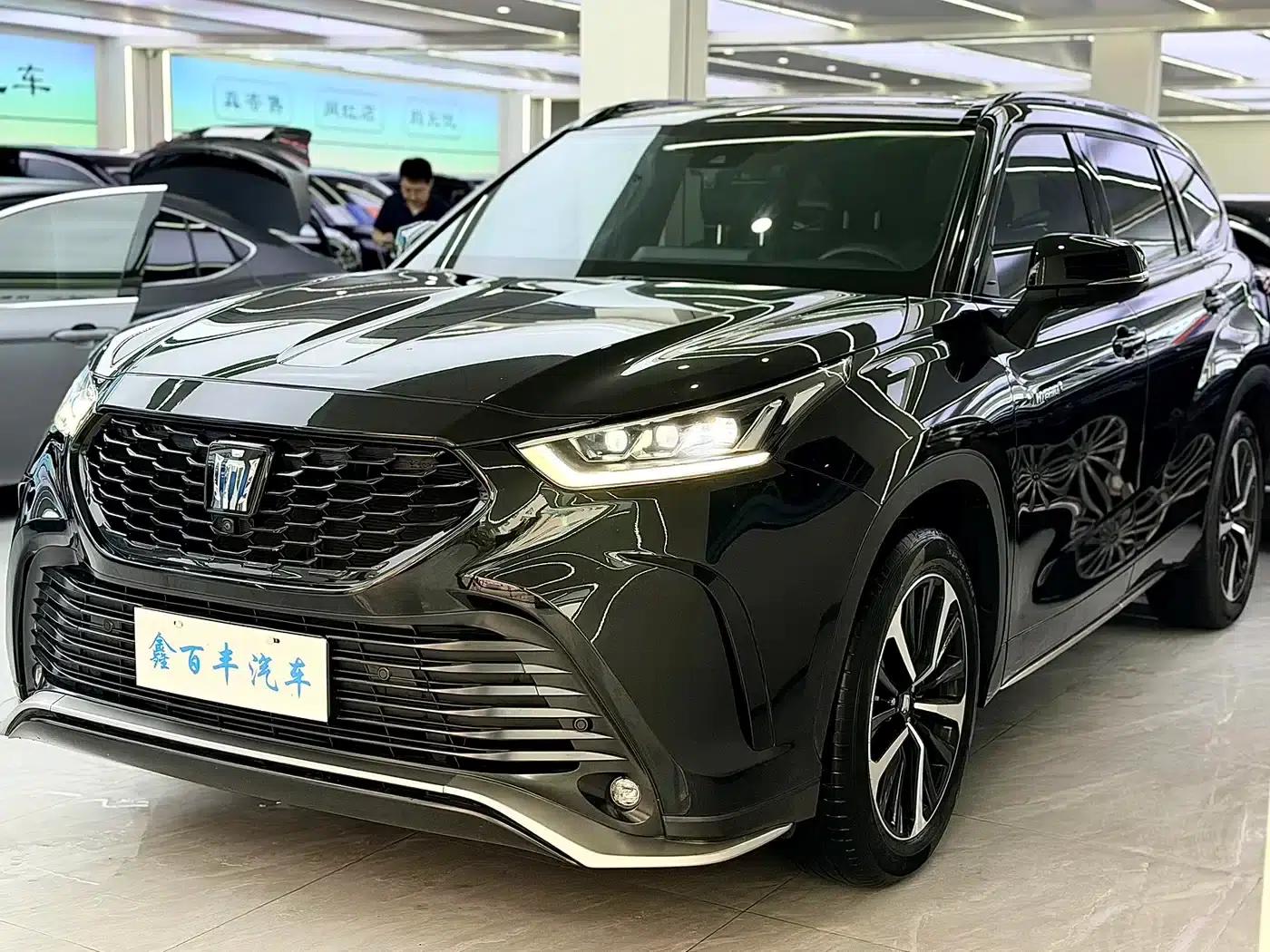 Crown Land Cruiser 2023 2.5L HEV 4WD Premium Edition — миниатюра 1