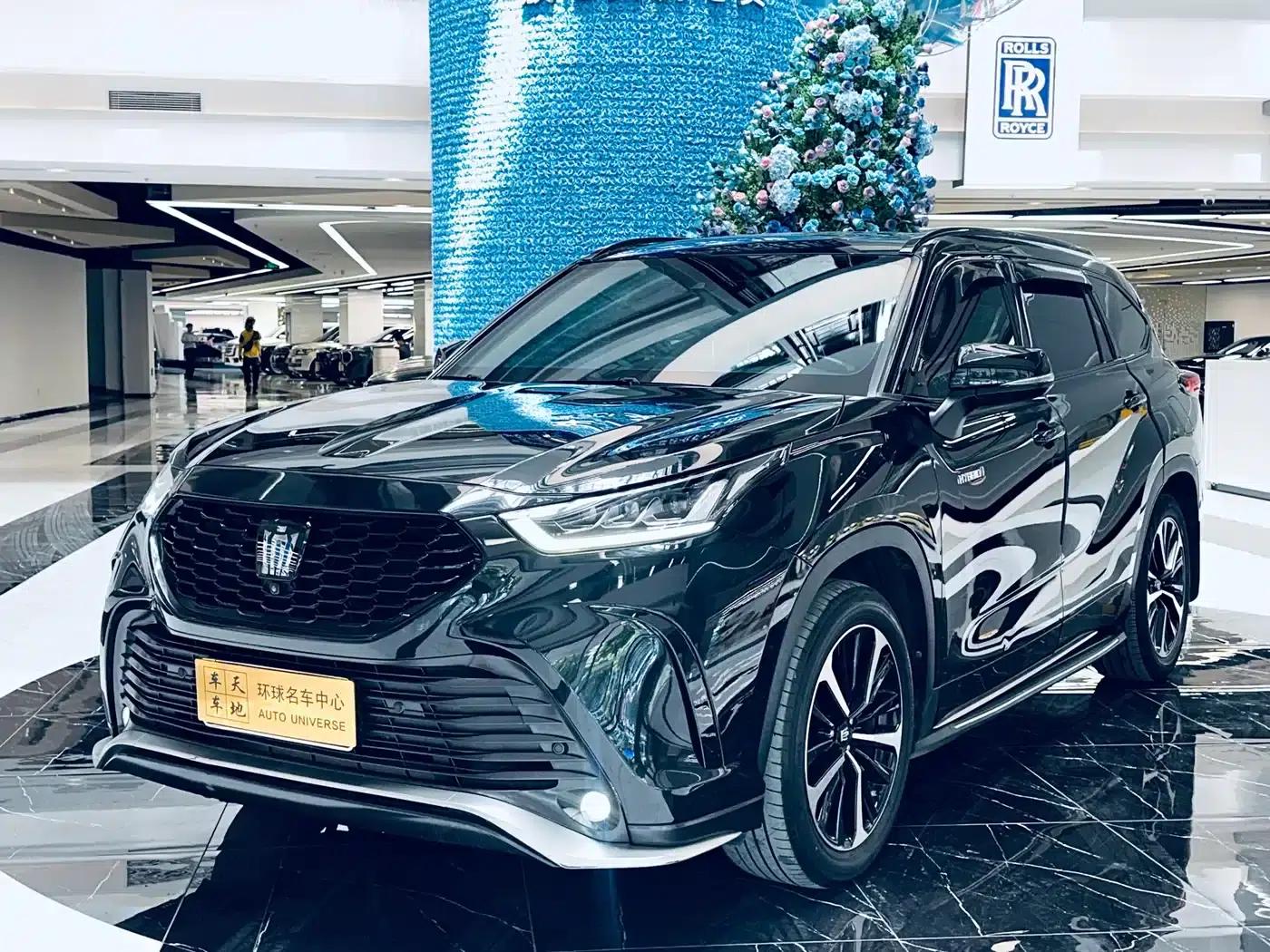 Crown Land Cruiser 2021 2.5L HEV 4WD Premium Edition — миниатюра 1
