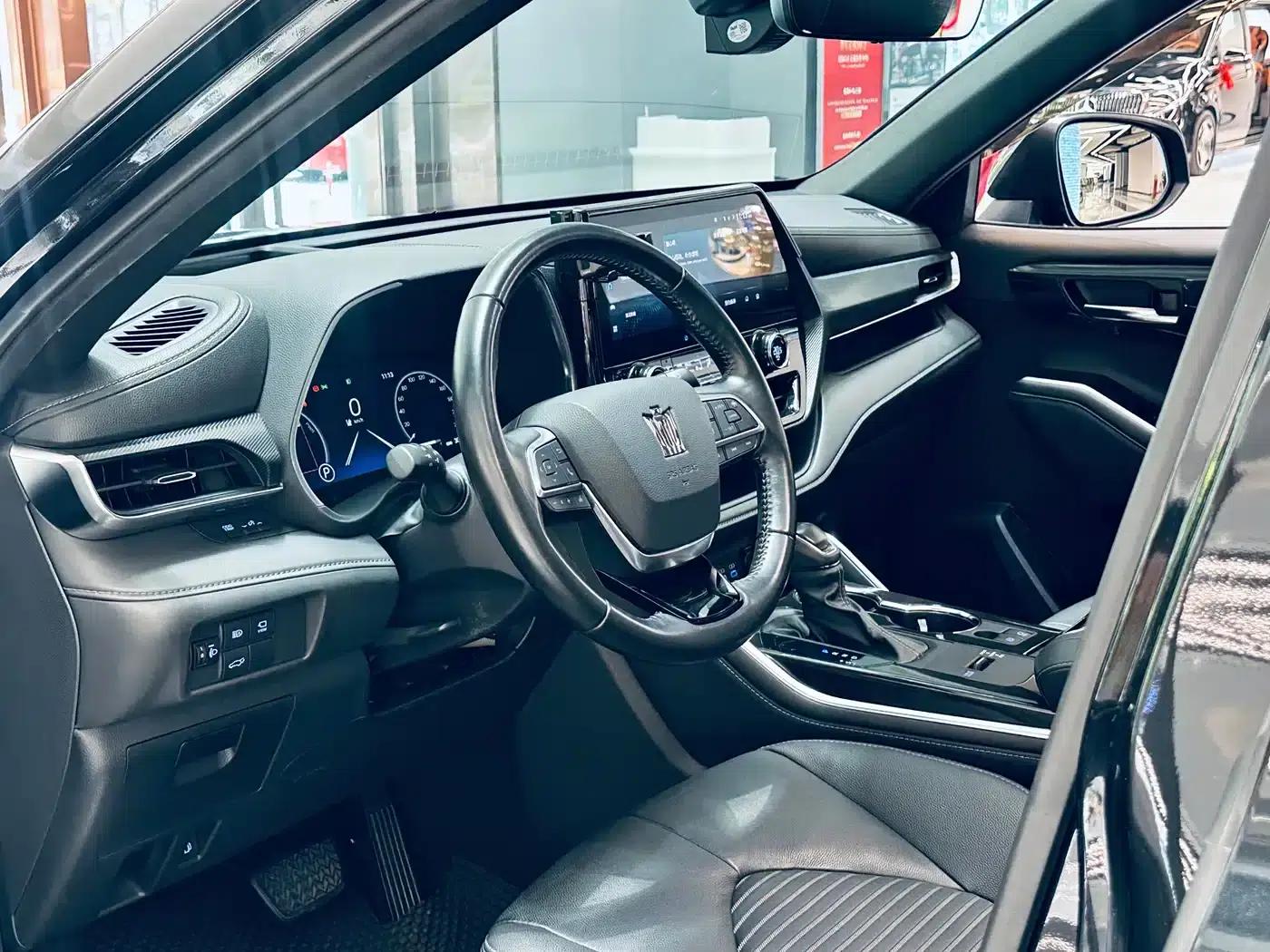 Crown Land Cruiser 2021 2.5L HEV 4WD Premium Edition — миниатюра 14