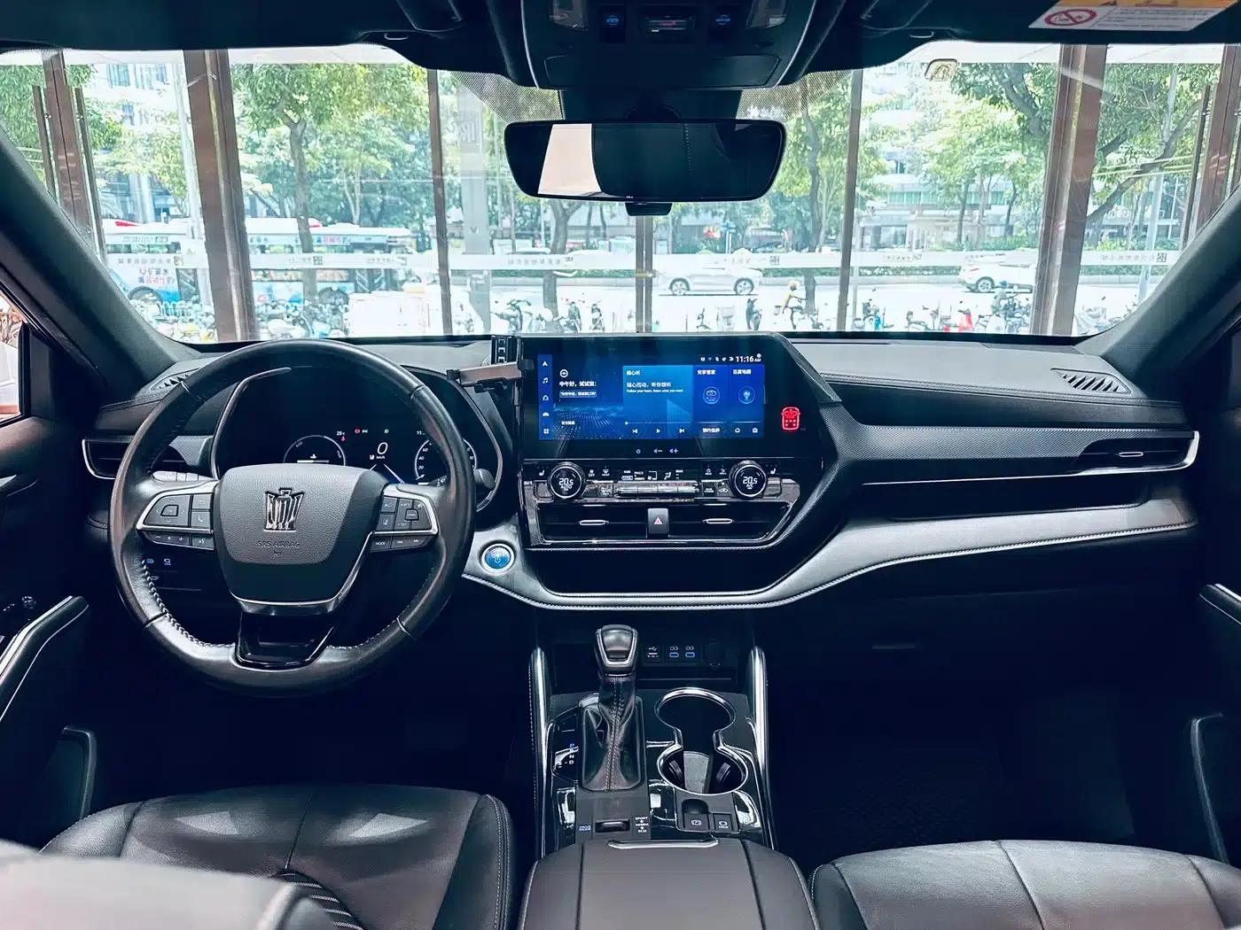 Crown Land Cruiser 2021 2.5L HEV 4WD Premium Edition — миниатюра 22