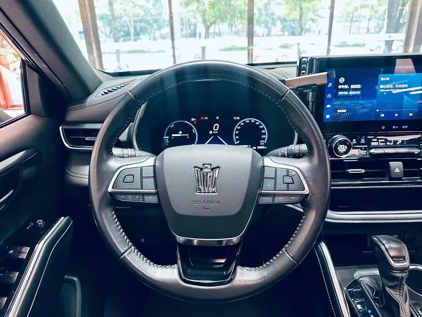 Crown Land Cruiser 2021 2.5L HEV 4WD Premium Edition — миниатюра 23