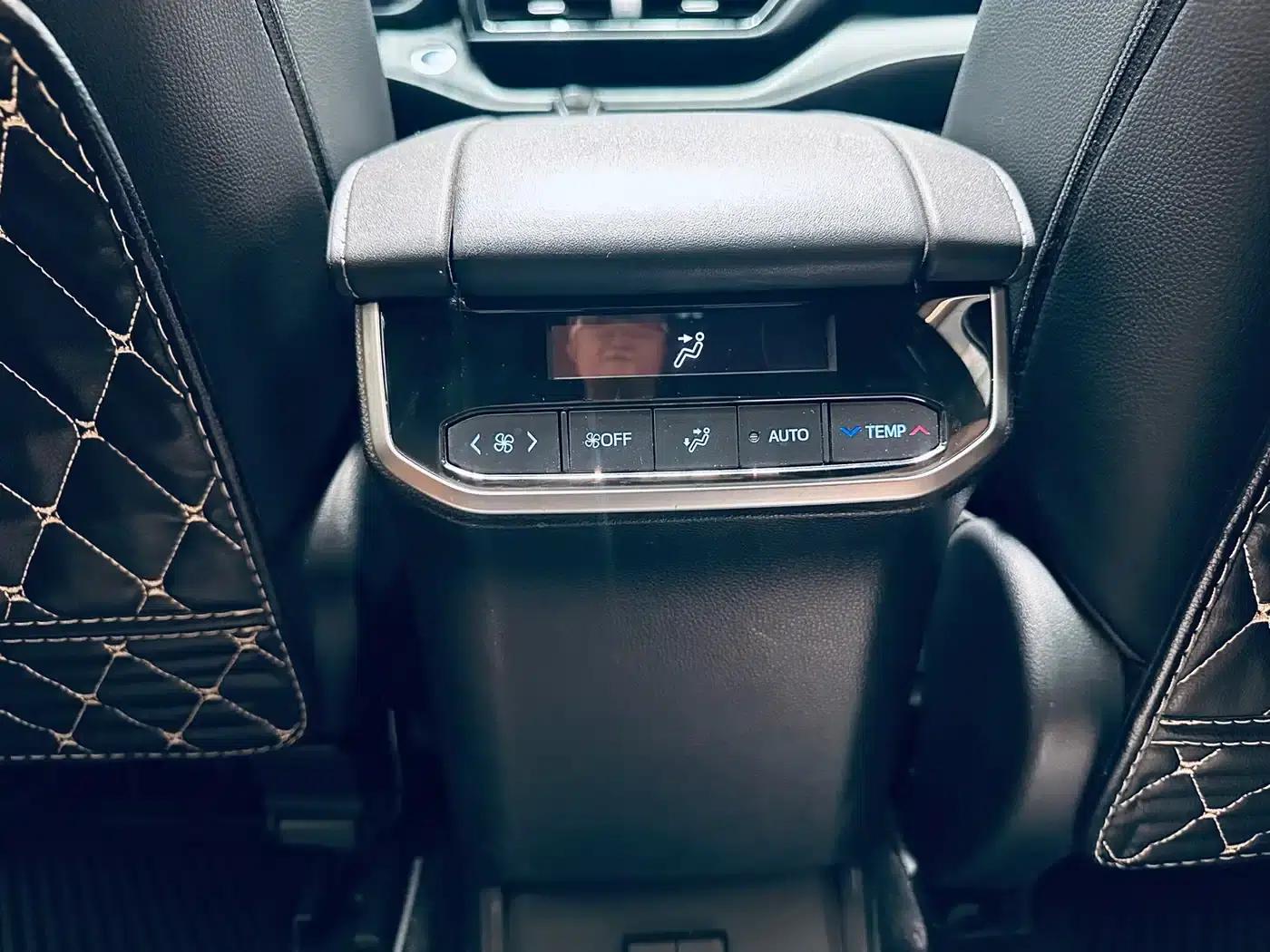 Crown Land Cruiser 2021 2.5L HEV 4WD Premium Edition — миниатюра 25