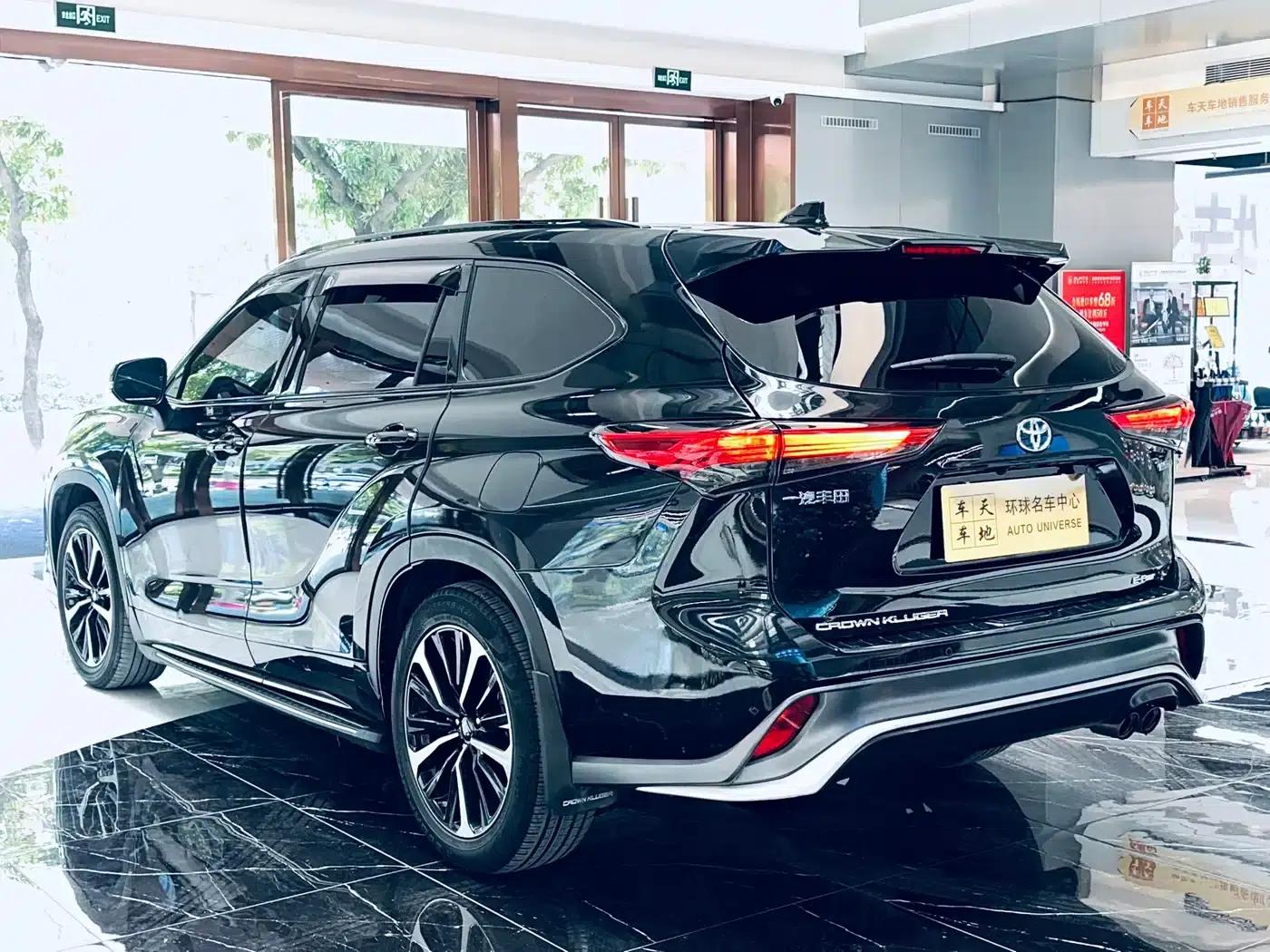 Crown Land Cruiser 2021 2.5L HEV 4WD Premium Edition — миниатюра 7