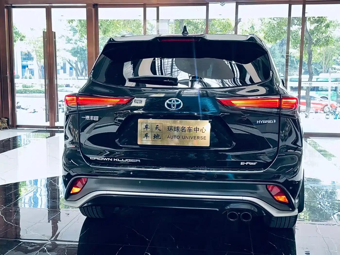 Crown Land Cruiser 2021 2.5L HEV 4WD Premium Edition — миниатюра 8