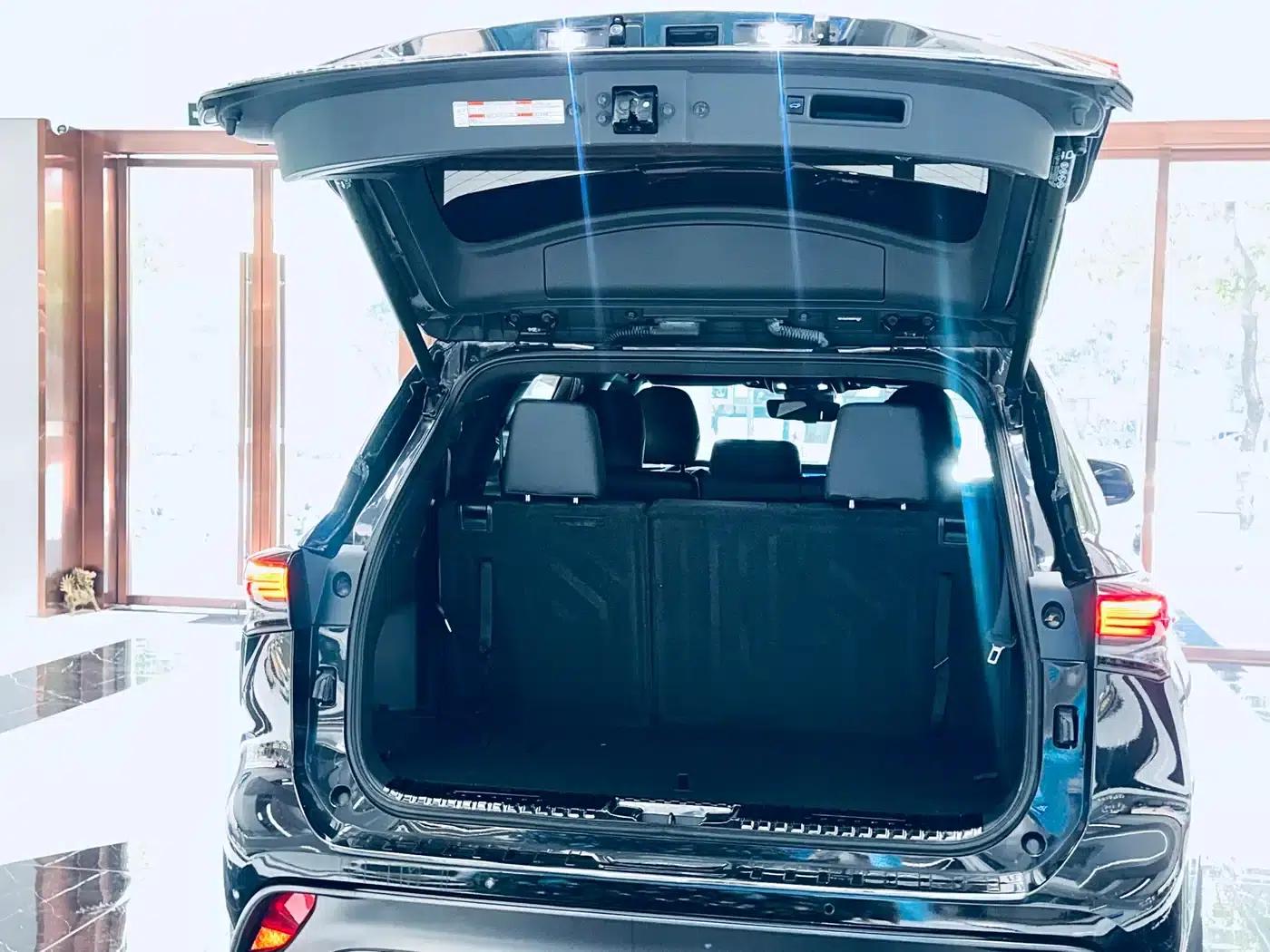 Crown Land Cruiser 2021 2.5L HEV 4WD Premium Edition — миниатюра 10