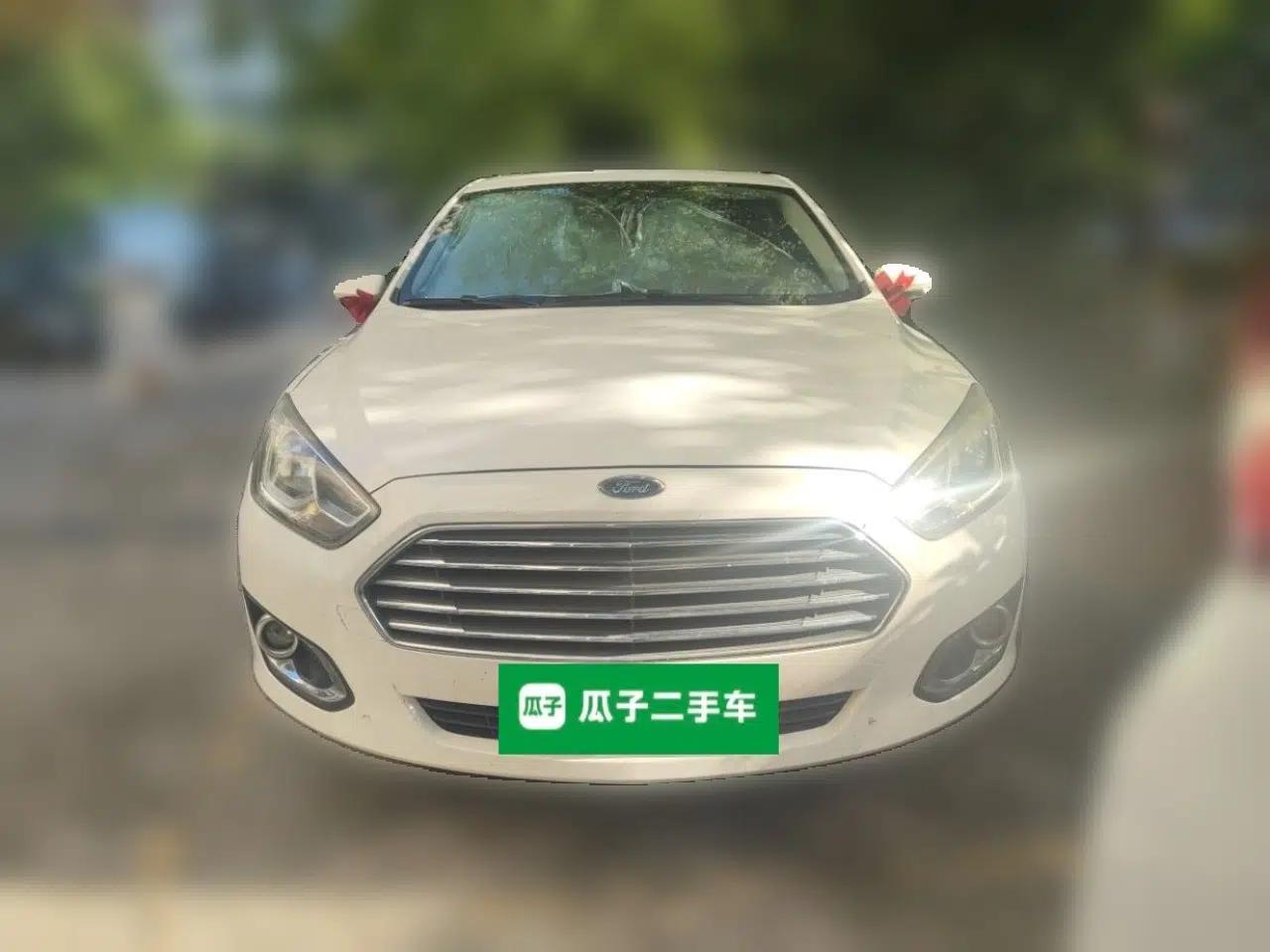 Ford Escort 2017 Happiness Edition 1.5L Automatic Fashion Version — миниатюра 2