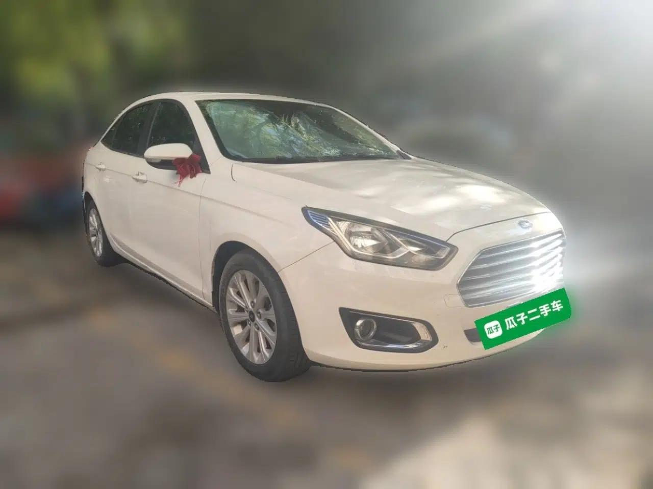 Ford Escort 2017 Happiness Edition 1.5L Automatic Fashion Version — миниатюра 3