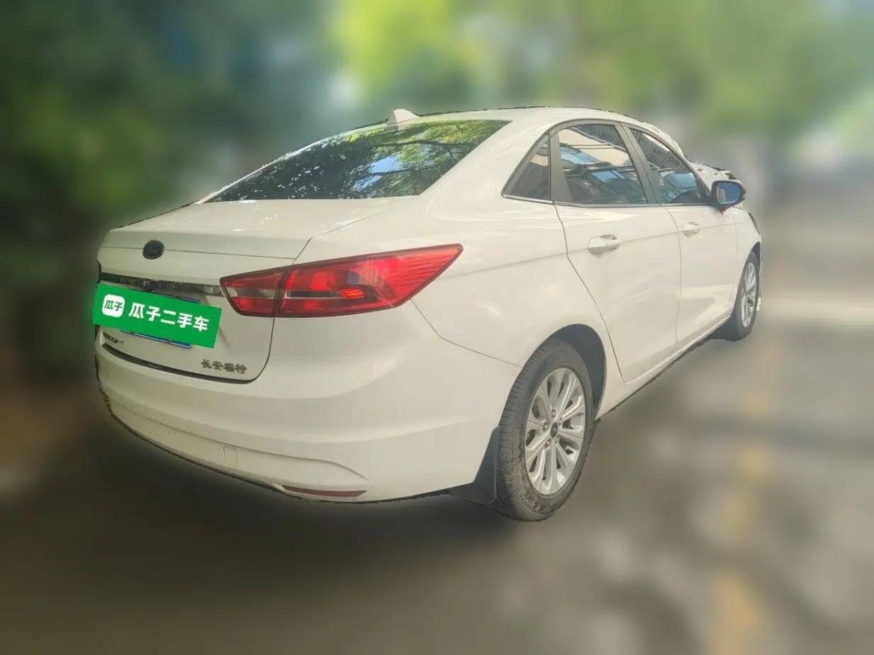 Ford Escort 2017 Happiness Edition 1.5L Automatic Fashion Version — миниатюра 6