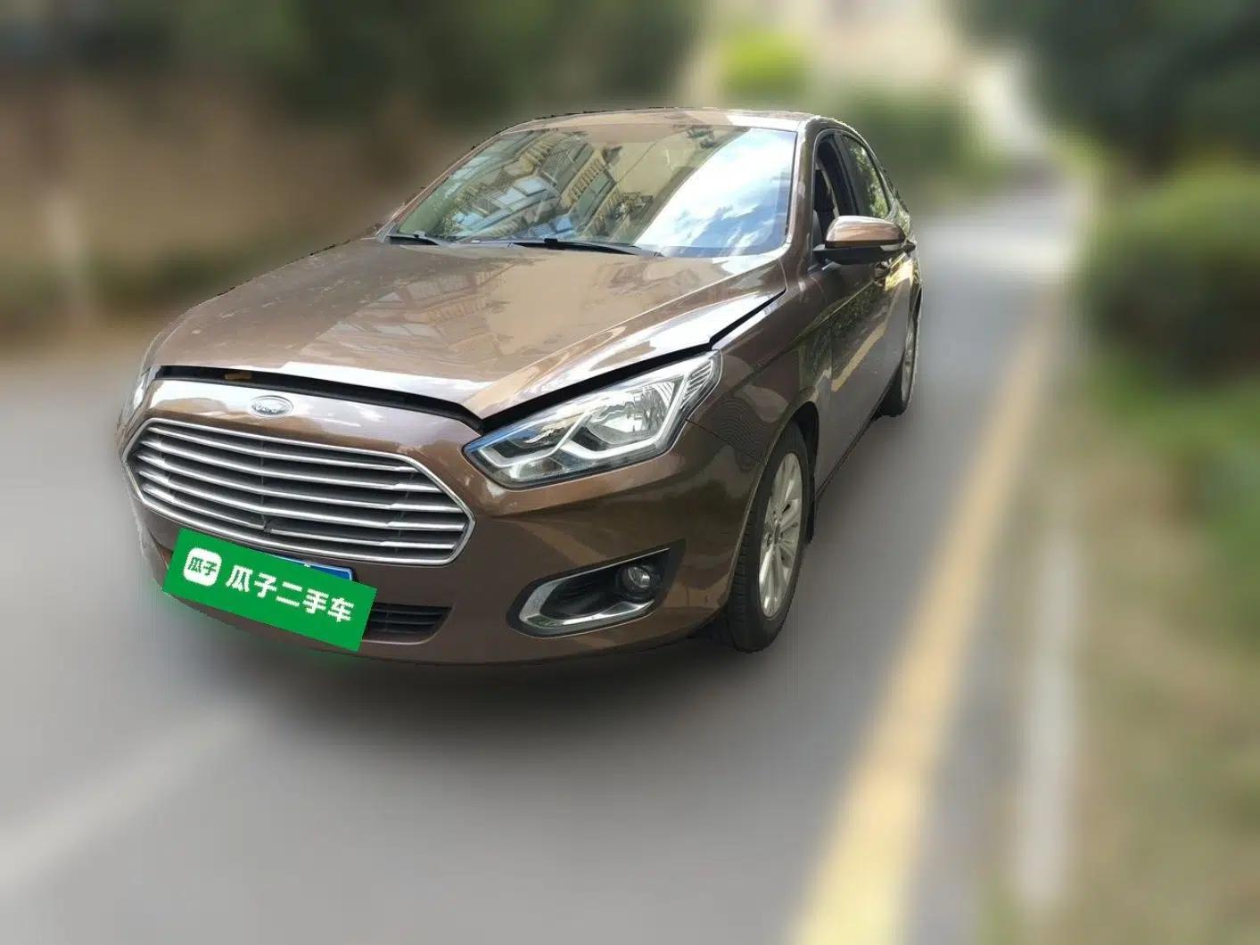 Ford Escort 2015 1.5L Manual Fashion Edition — миниатюра 1