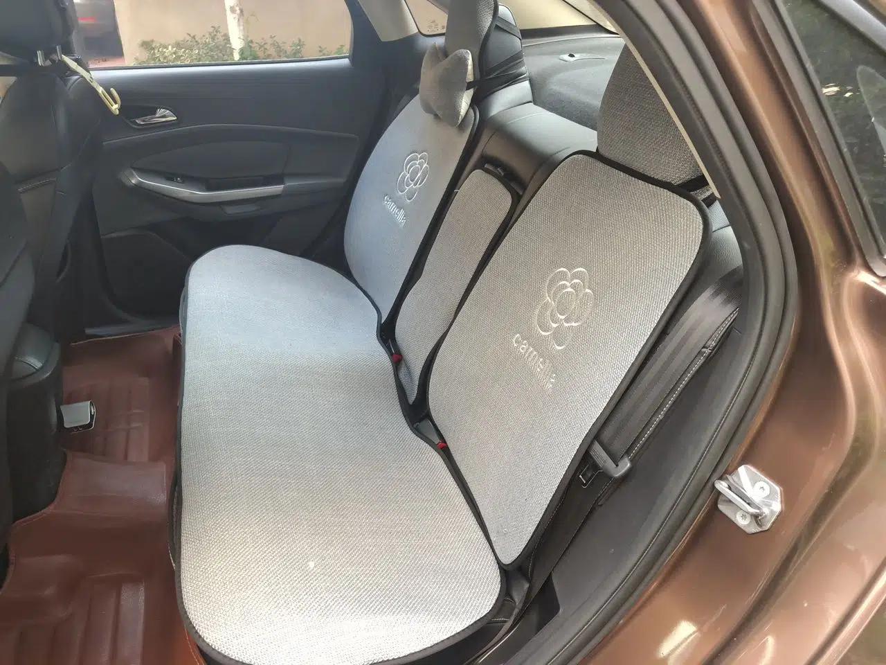 Ford Escort 2015 1.5L Manual Fashion Edition — миниатюра 17