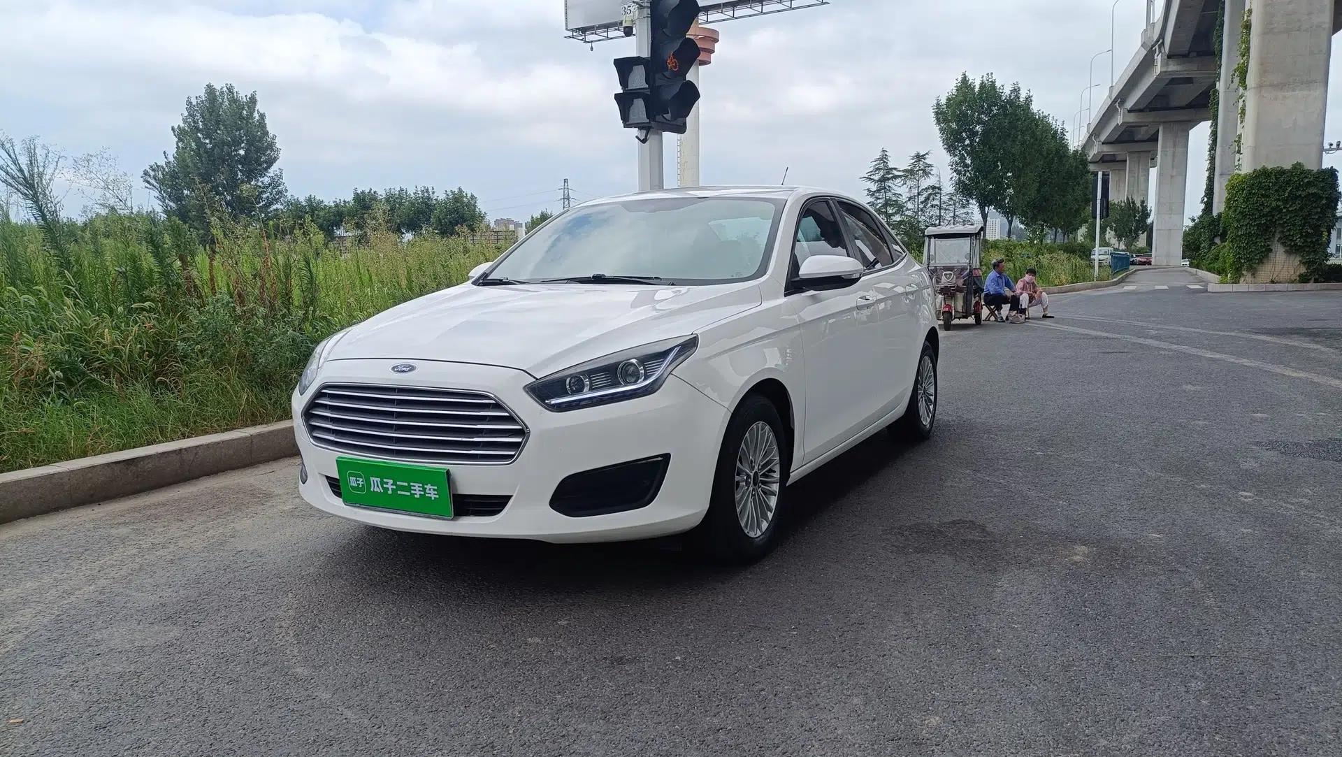 Ford Escort 2017 Revised Version 1.5L Manual Comfort Edition — миниатюра 1