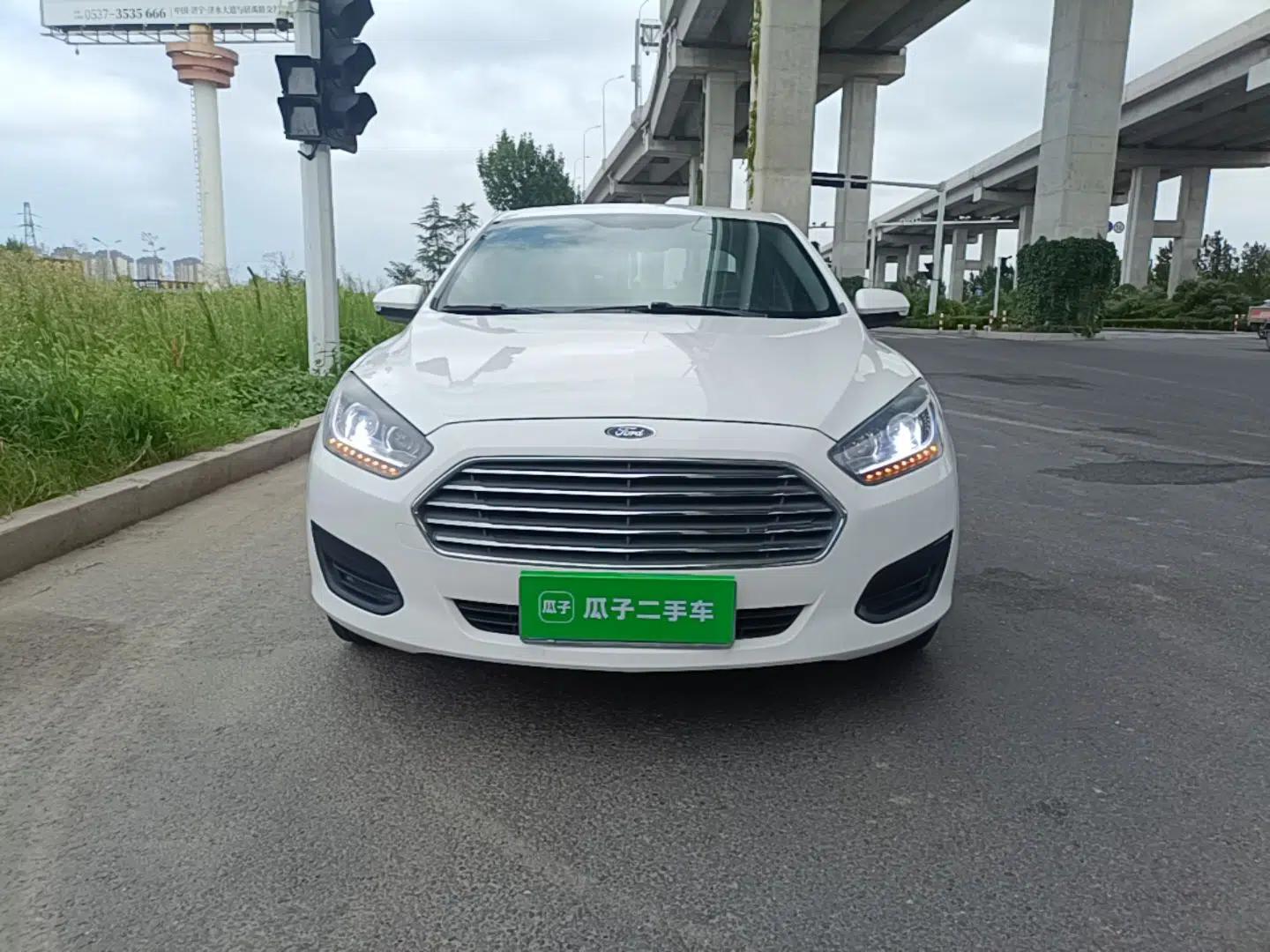Ford Escort 2017 Revised Version 1.5L Manual Comfort Edition — миниатюра 2