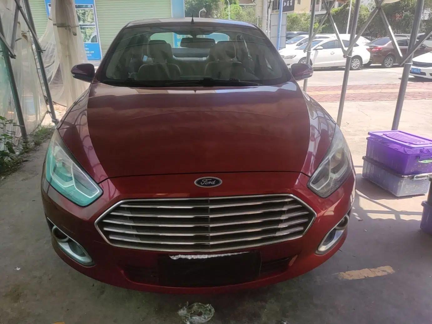 Ford Escort 2015 1.5L Automatic Comfort Edition — миниатюра 2