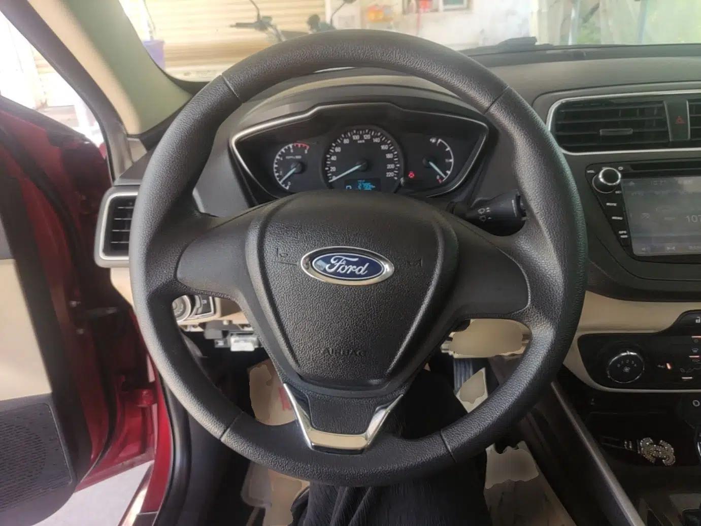 Ford Escort 2015 1.5L Automatic Comfort Edition — миниатюра 13