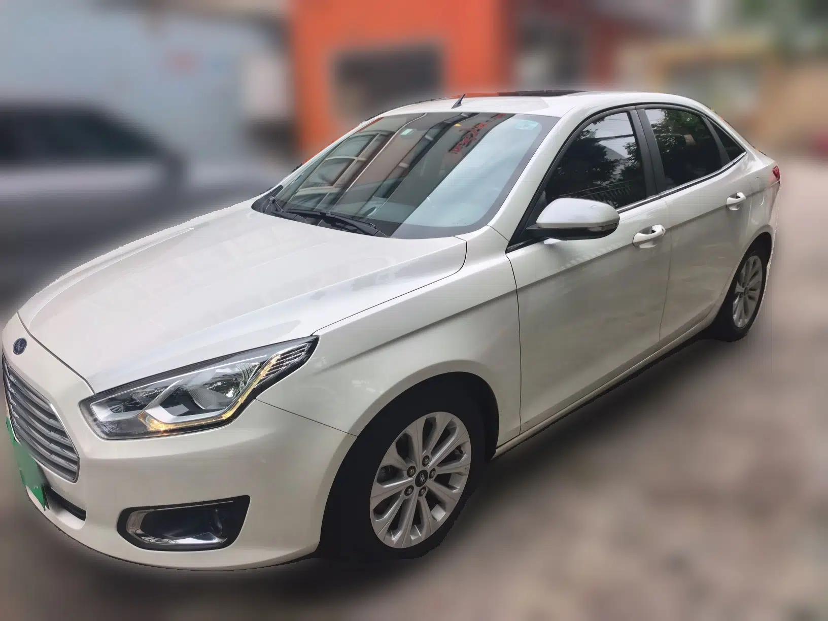 Ford Escort 2015 1.5L Automatic Fashion Model — миниатюра 1