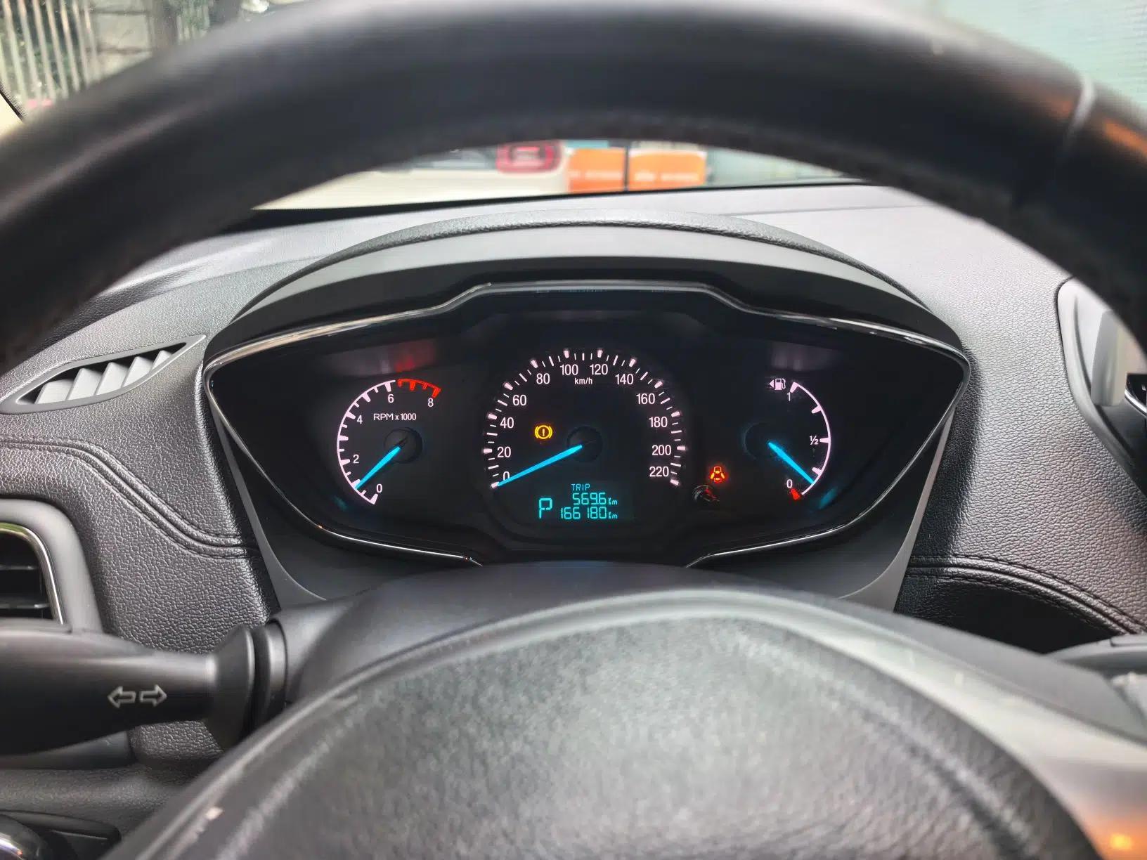 Ford Escort 2015 1.5L Automatic Fashion Model — миниатюра 11
