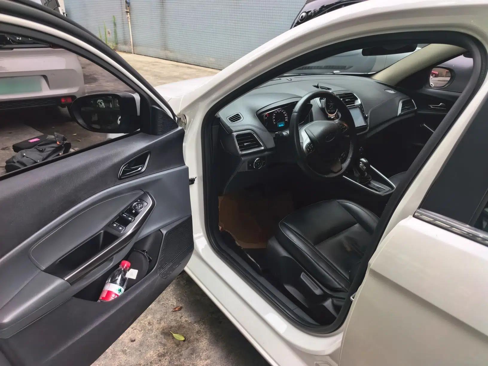 Ford Escort 2015 1.5L Automatic Fashion Model — миниатюра 16