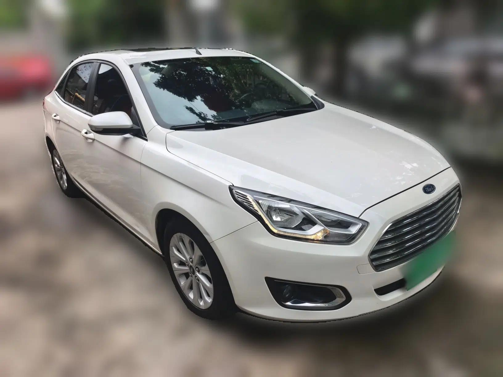 Ford Escort 2015 1.5L Automatic Fashion Model — миниатюра 3