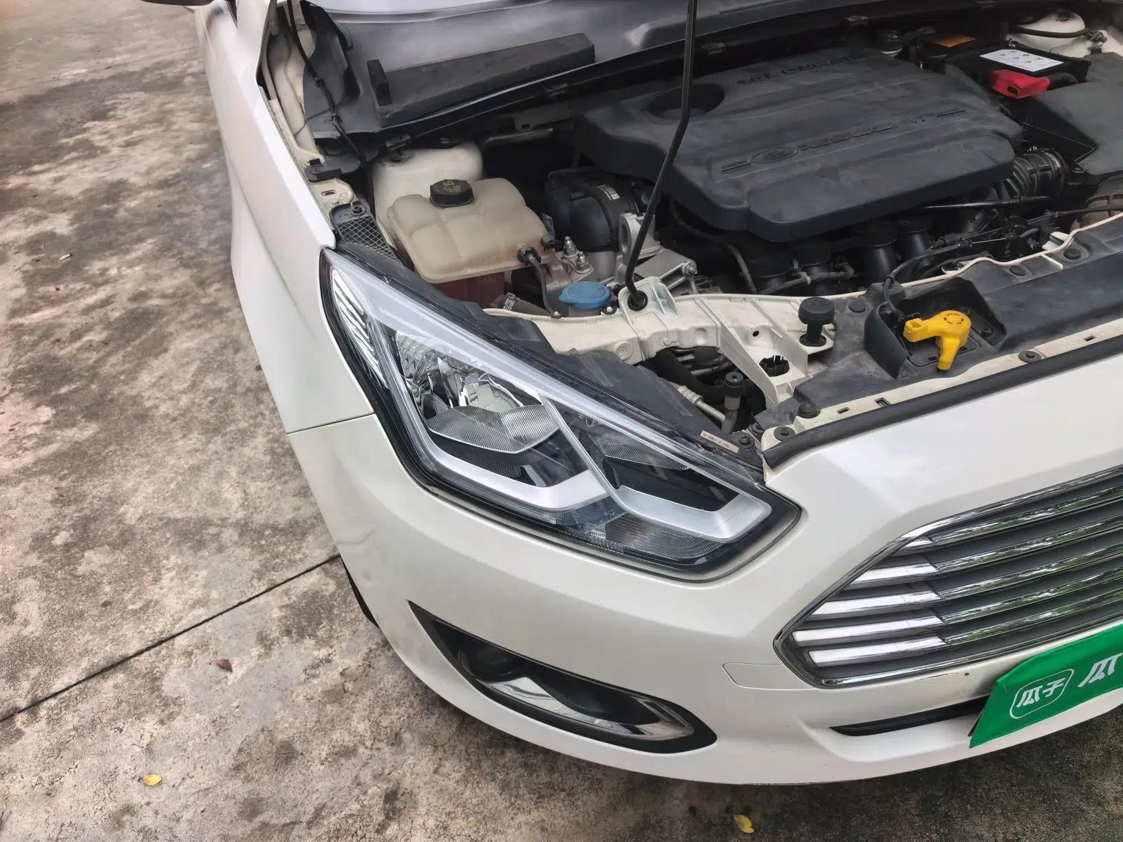 Ford Escort 2015 1.5L Automatic Fashion Model — миниатюра 7