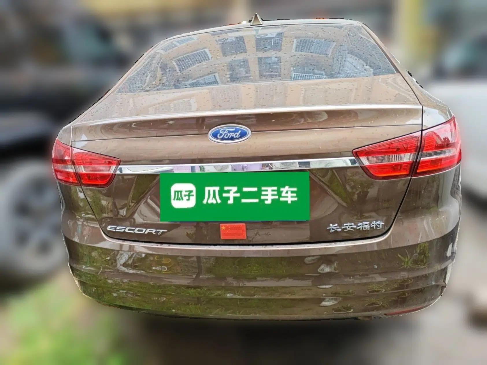 Ford Escort 2015 1.5L Automatic Fashion Model — миниатюра 5