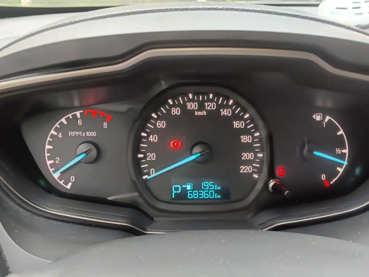 Ford Escort 2015 1.5L Automatic Comfort Edition — миниатюра 11
