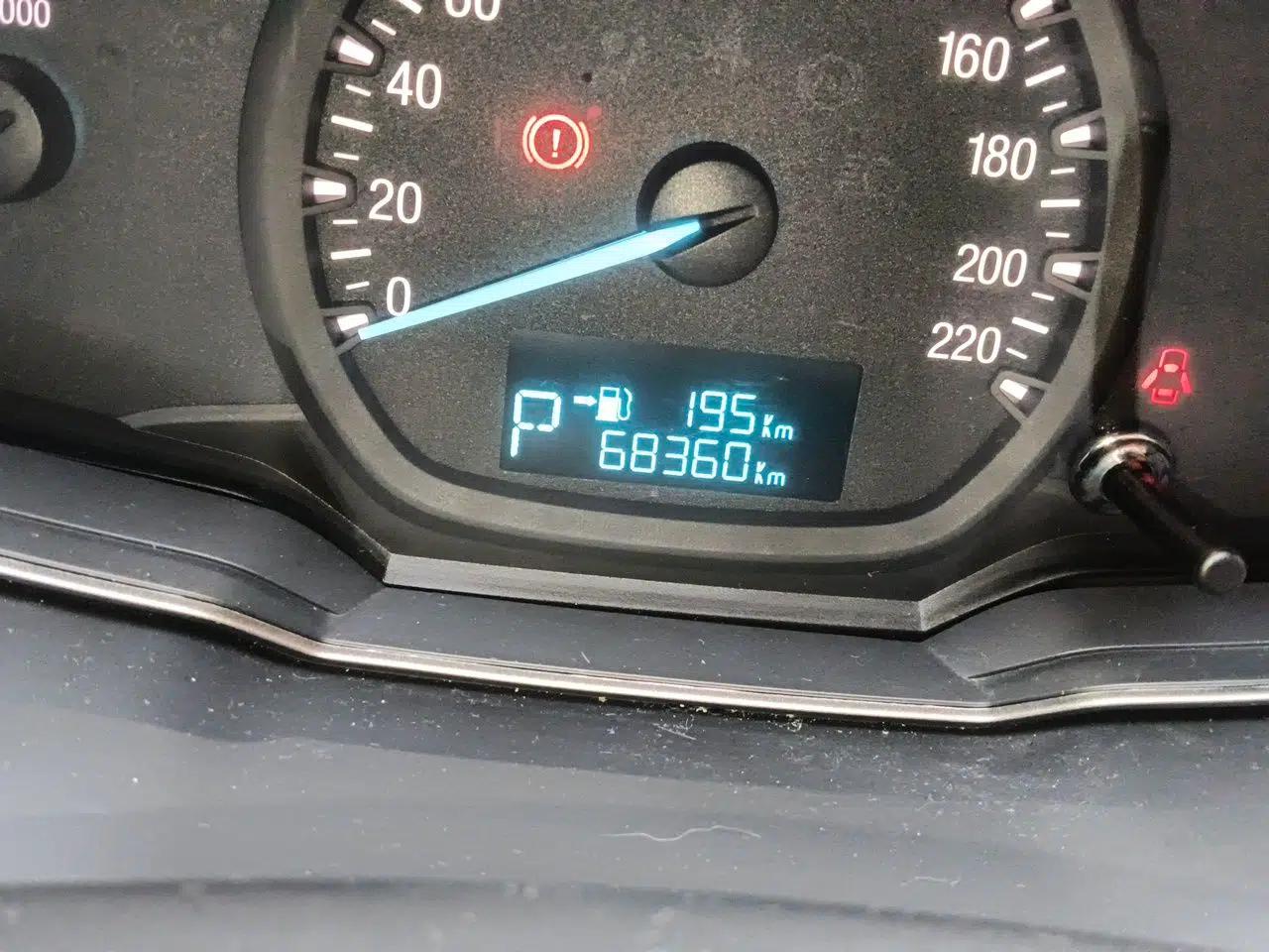 Ford Escort 2015 1.5L Automatic Comfort Edition — миниатюра 12