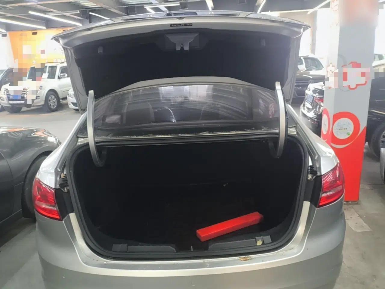 Ford Escort 2015 1.5L Automatic Fashion Model — миниатюра 27