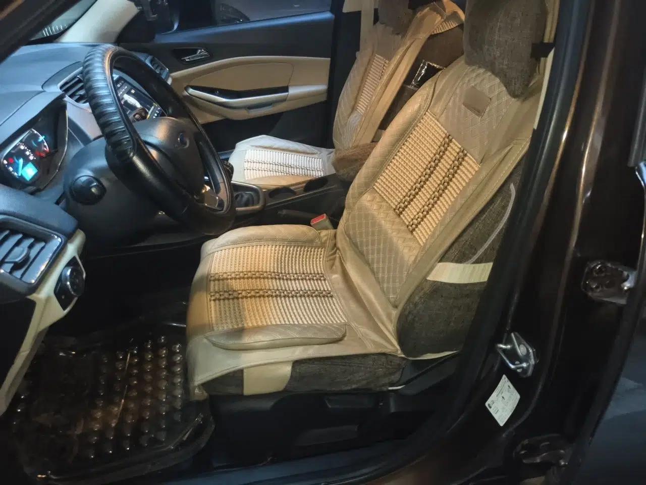 Ford Escort 2015 1.5L Manual Comfort Model — миниатюра 15
