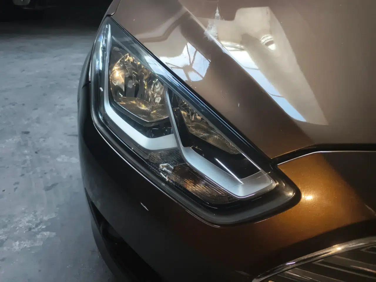 Ford Escort 2015 1.5L Manual Comfort Model — миниатюра 7