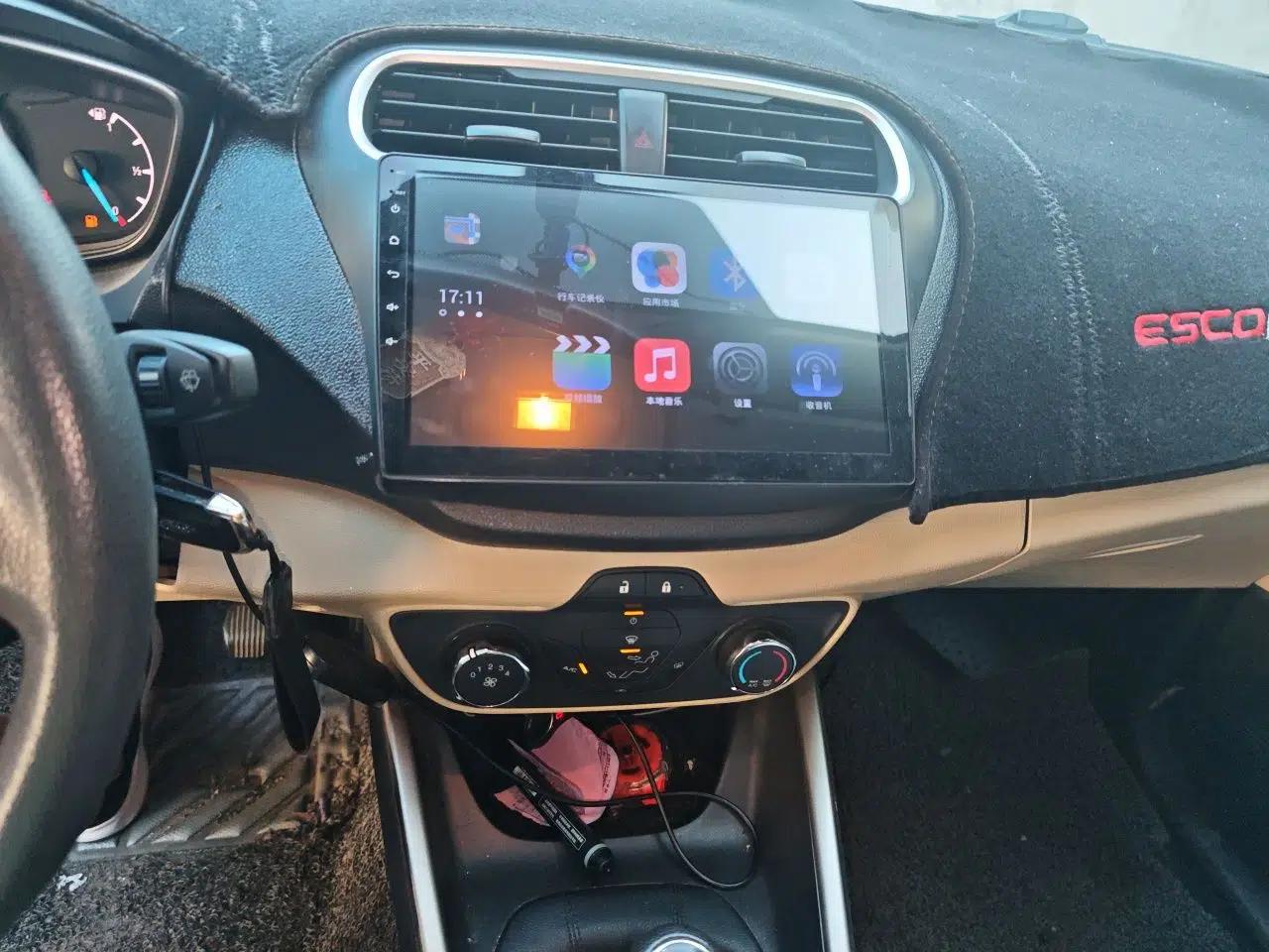 Ford Escort 2015 1.5L Manual Comfort Model — миниатюра 13