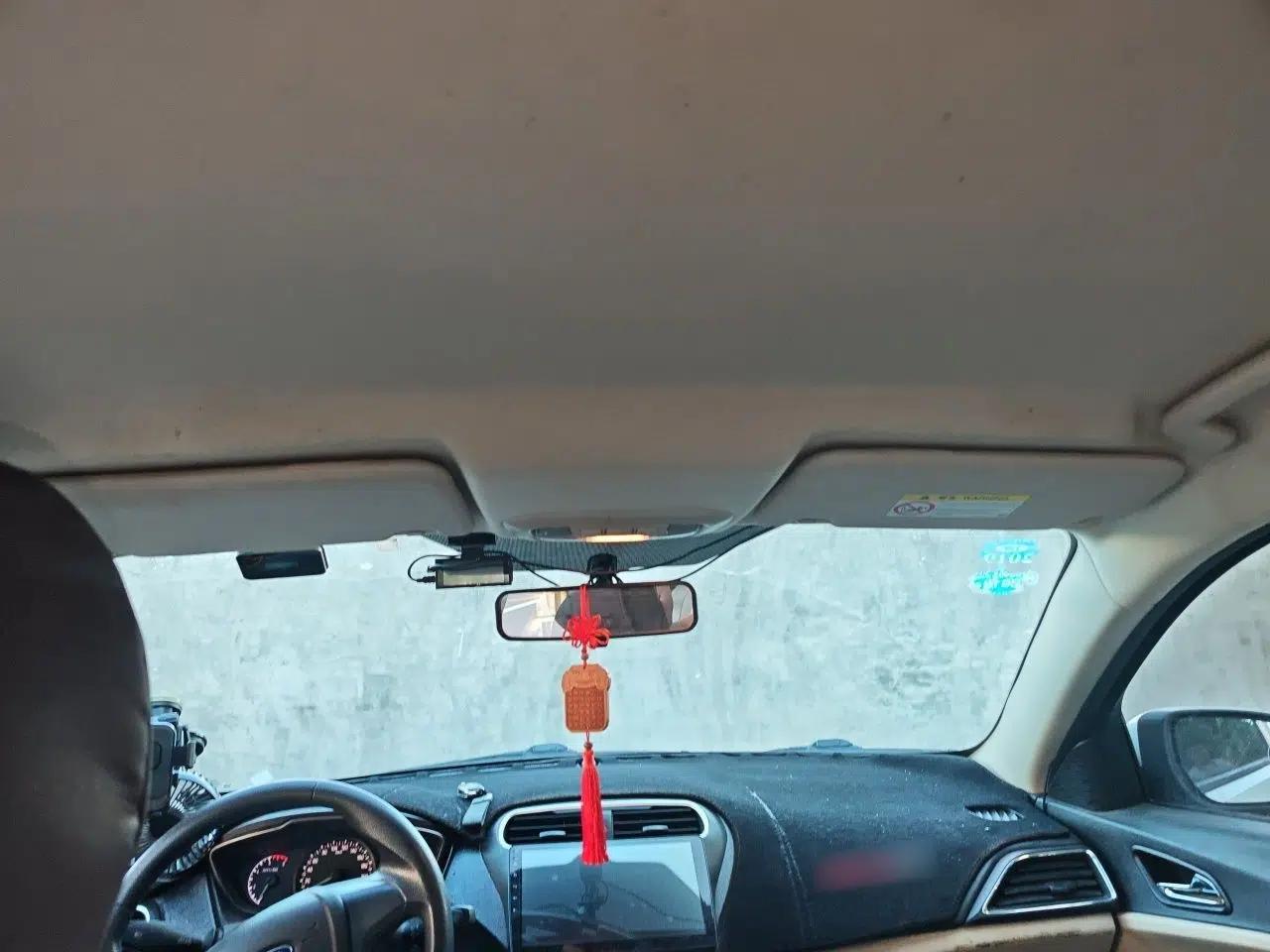 Ford Escort 2015 1.5L Manual Comfort Model — миниатюра 18