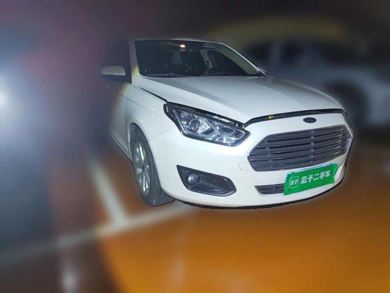 Ford Escort 2017 Happiness Edition 1.5L Automatic Fashion Version — миниатюра 3