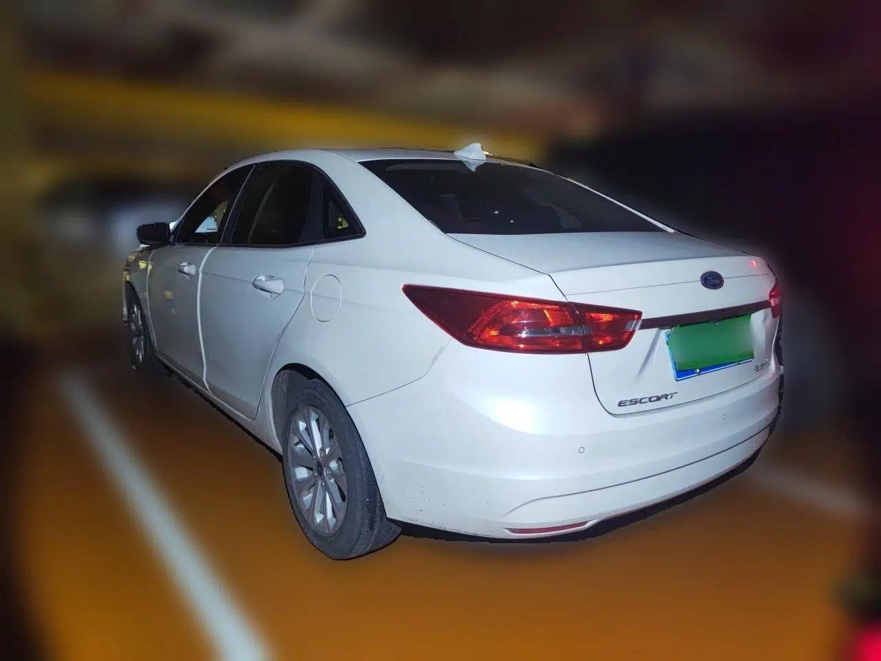 Ford Escort 2017 Happiness Edition 1.5L Automatic Fashion Version — миниатюра 4