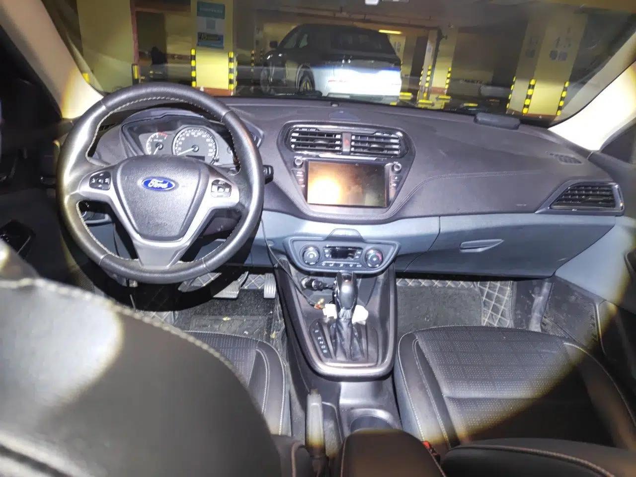 Ford Escort 2017 Happiness Edition 1.5L Automatic Fashion Version — миниатюра 9
