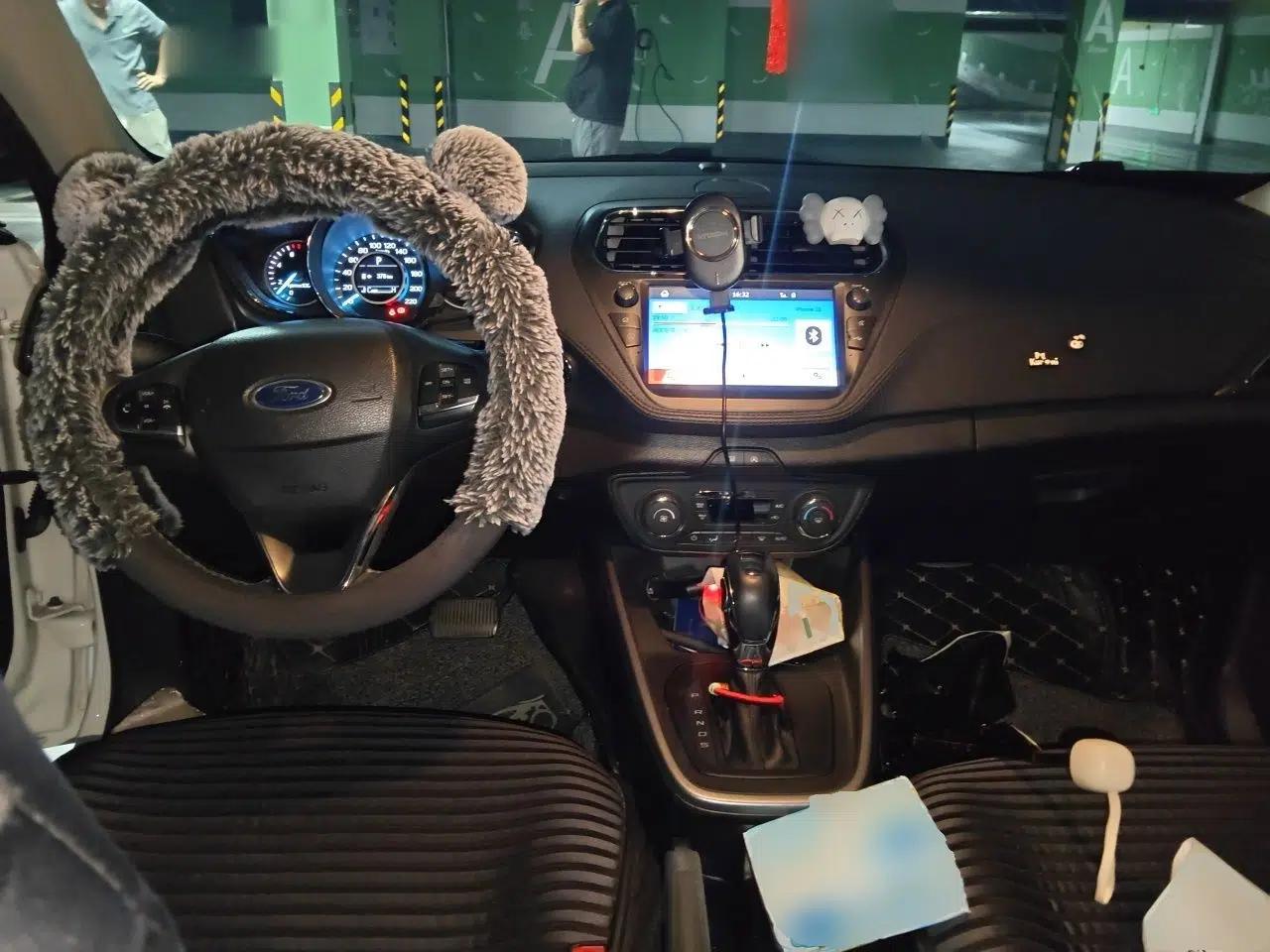Ford Escort 2019 Revised Version 1.5L Automatic Enjoyment Type China VI Standard — миниатюра 9
