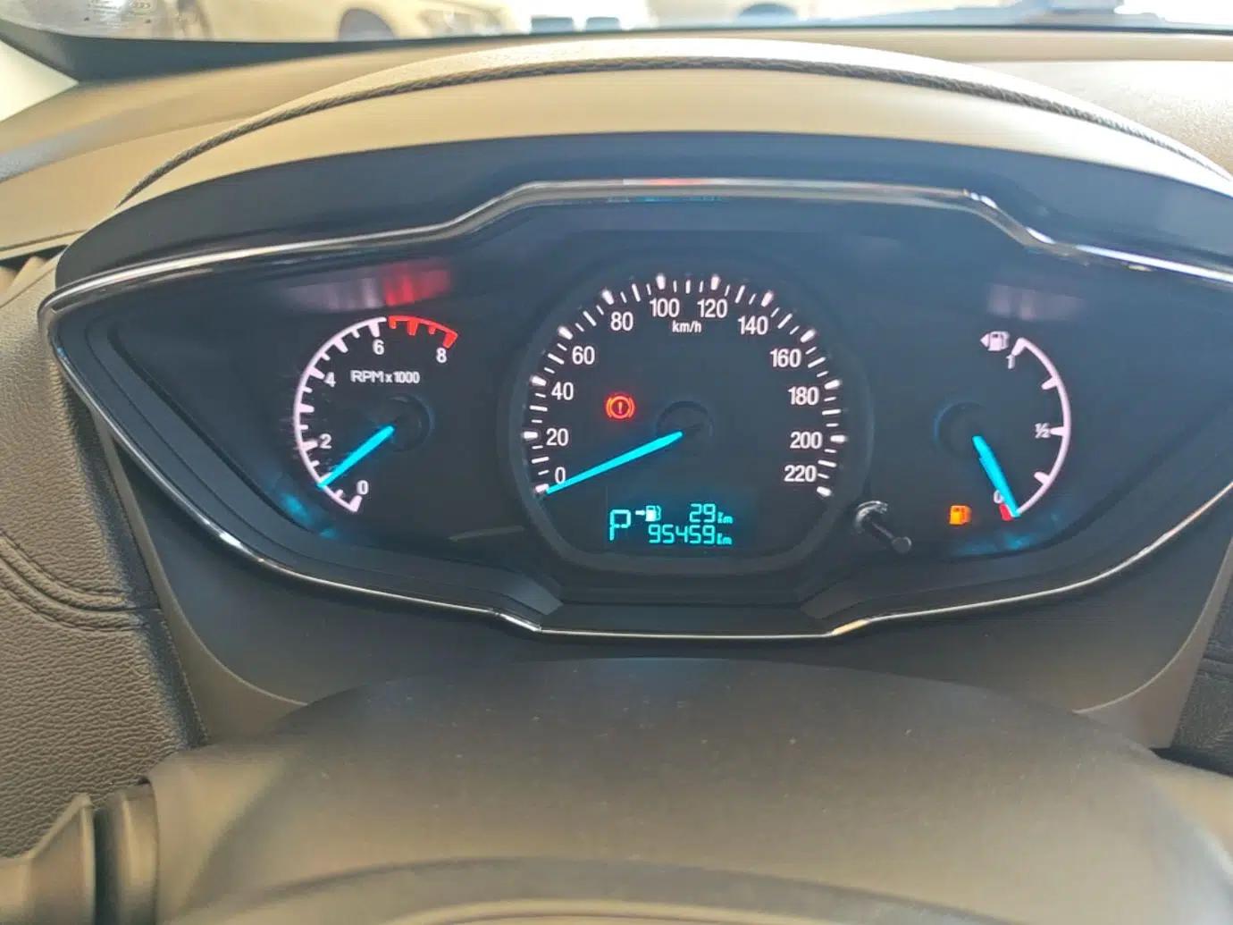 Ford Escort 2015 1.5L Automatic Fashion Model — миниатюра 14