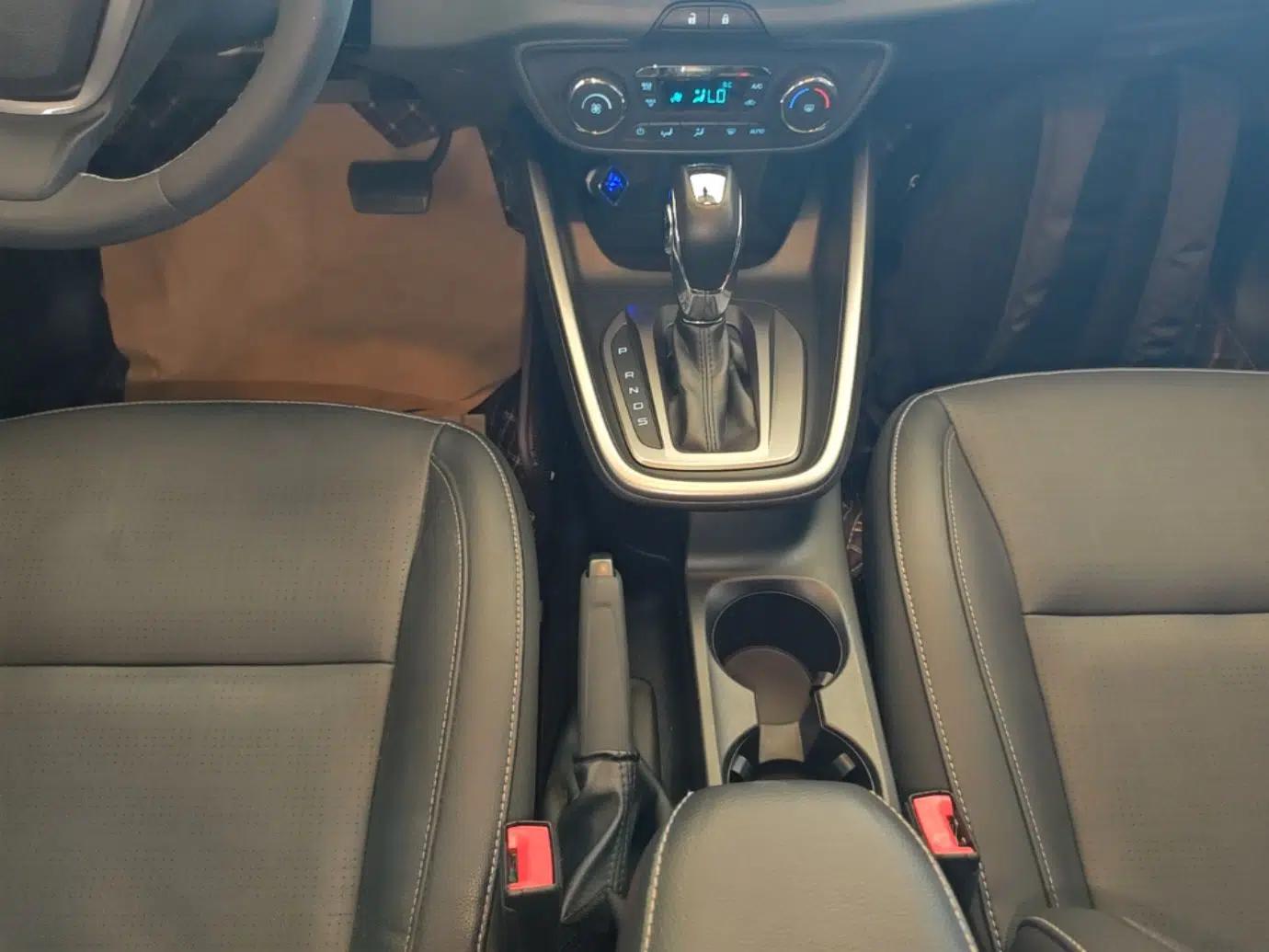 Ford Escort 2015 1.5L Automatic Fashion Model — миниатюра 16