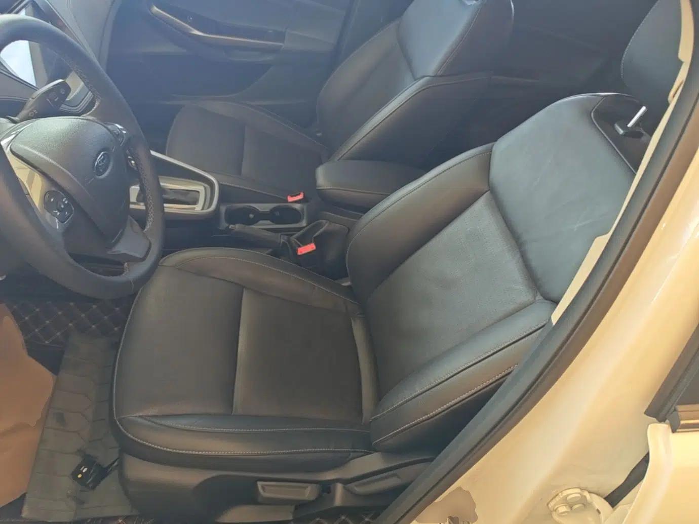 Ford Escort 2015 1.5L Automatic Fashion Model — миниатюра 17